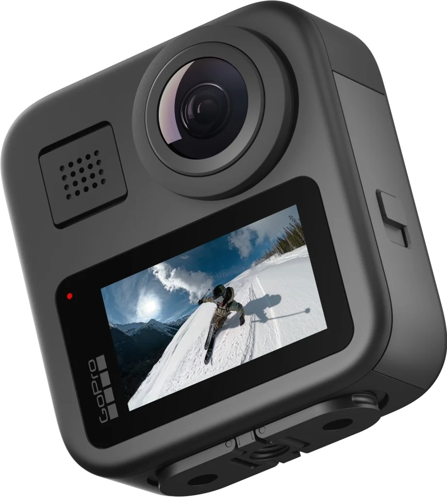 Eine schwarze GoPro-Kamera, die einen Skifahrer auf einer schneebedeckten Bergflanke zeigt. Die Kamera hat ein Objektiv, einen Bildschirm und ein Logo.