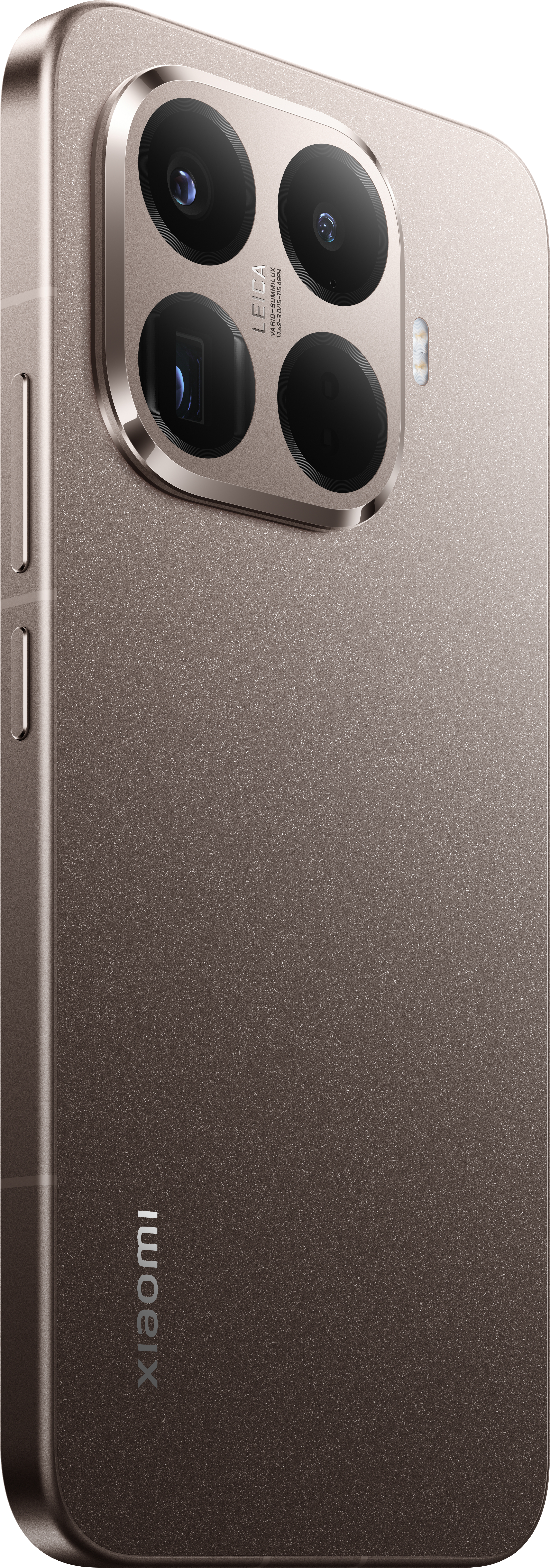 Ein braunes Smartphone mit mehreren Kameralinsen und dem Xiaomi-Logo. Das Kameramodul hat einen silbernen Rahmen.
