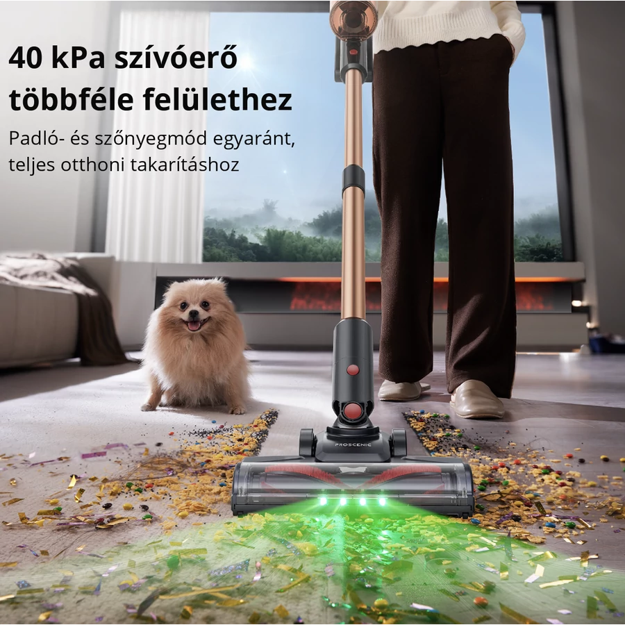 Egy személy porszívózik a konfettivel borított padlón egy Proscenic porszívóval. Egy kiskutya ül a közelben. Szöveg balra.