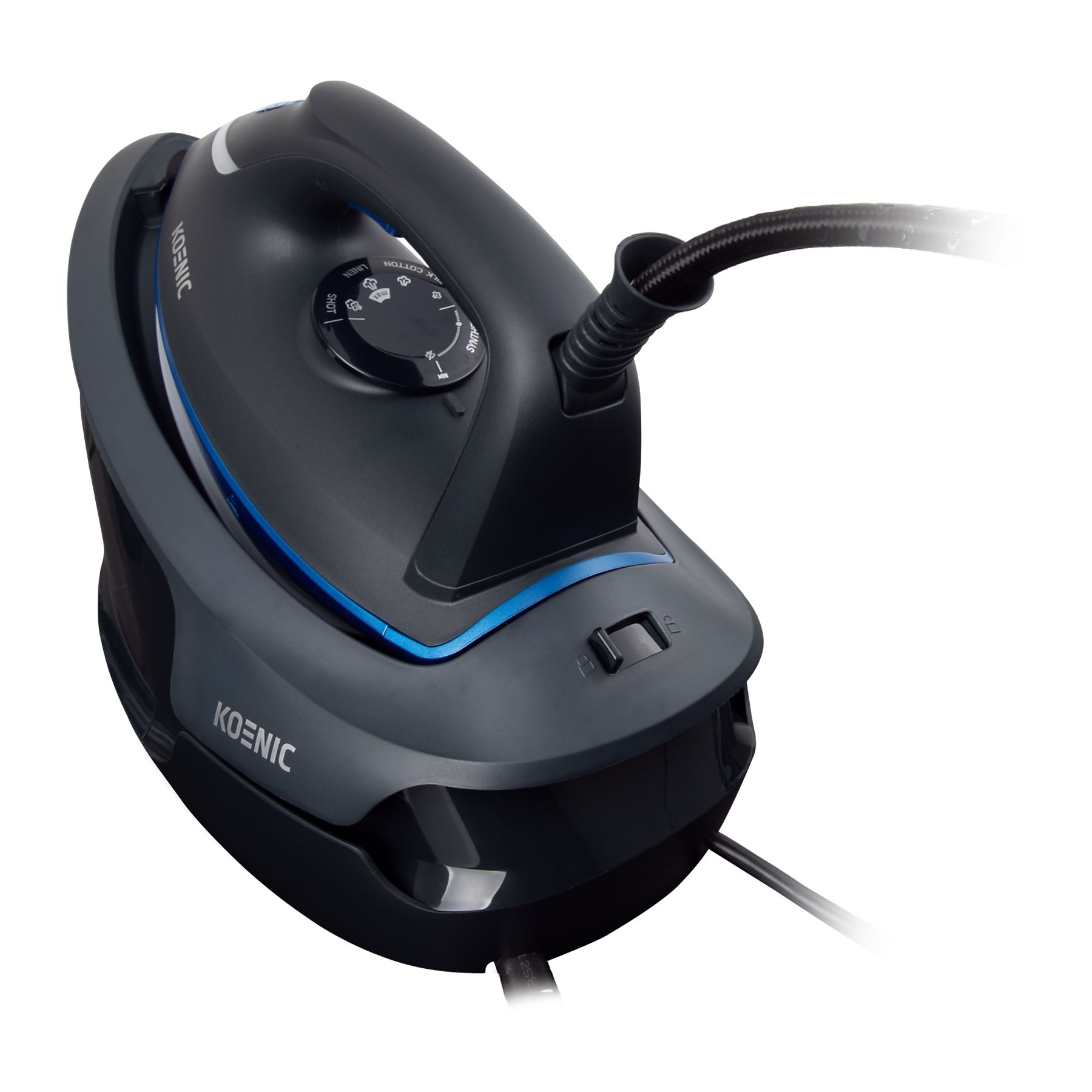 Czarno-szare żelazko parowe Koenic na białym tle. Posiada pokrętło i czarny przewód zasilający.