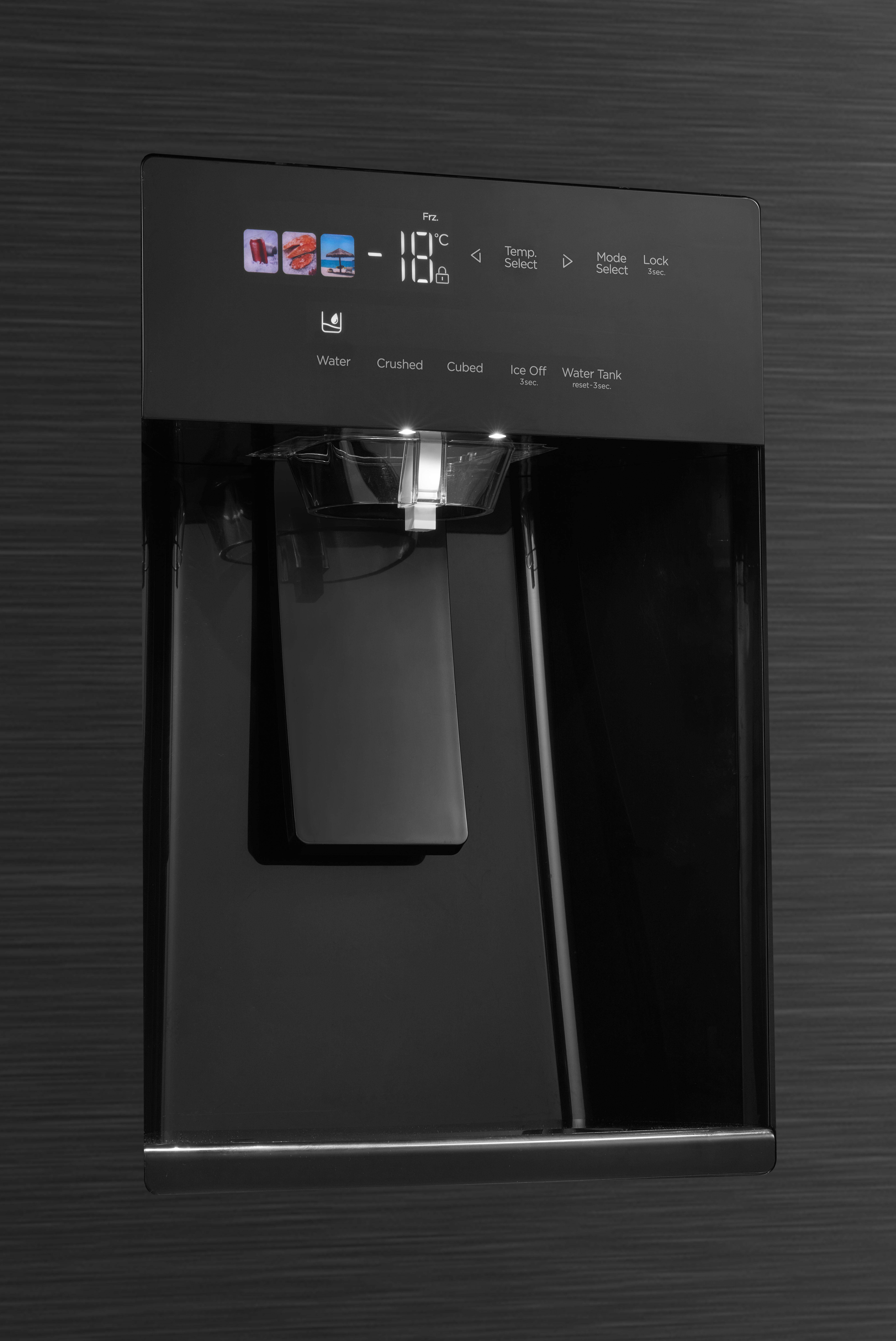 Schwarze Kühlschranktür mit Digitalanzeige für Temperatur und Wasser/Eis. Spender unten.