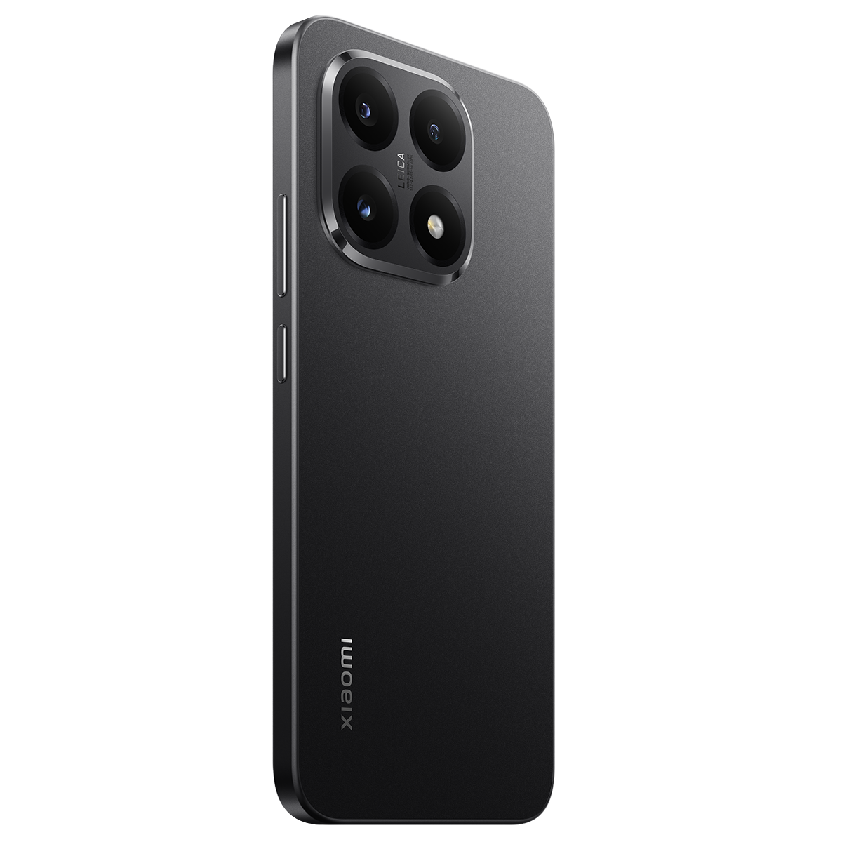 Dört kamera lensi ve Leica logosu olan siyah bir akıllı telefon görüntüleniyor. Xiaomi logosu arkada görülüyor.