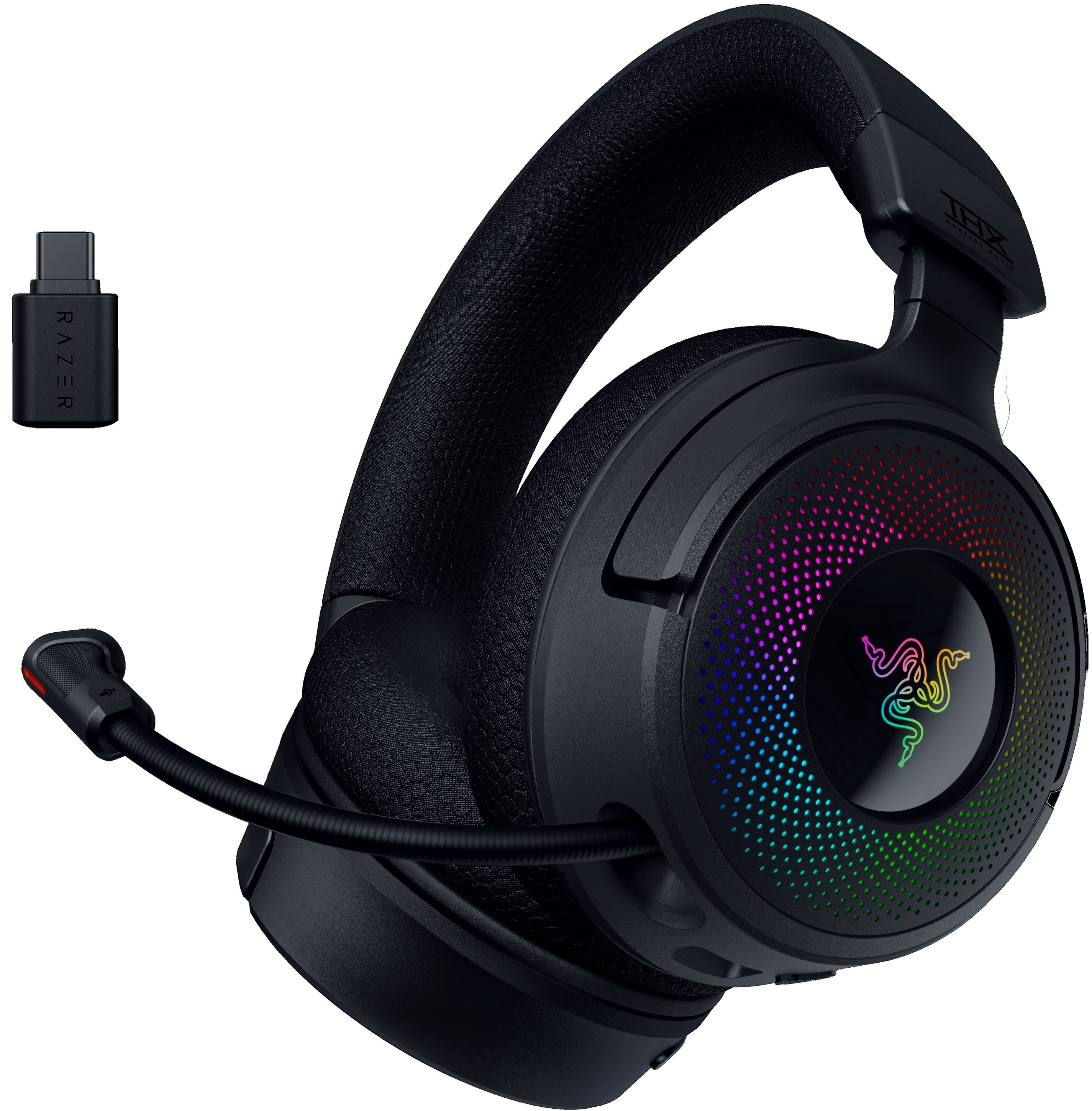 Czarne słuchawki dla graczy Razer z mikrofonem i adapterem USB. Nauszniczki mają podświetlenie RGB i logo Razer.