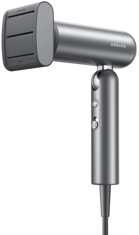 Un sèche-cheveux gris Dreame. Le sèche-cheveux a une tête rectangulaire, une poignée cylindrique avec des boutons et un cordon d'alimentation.