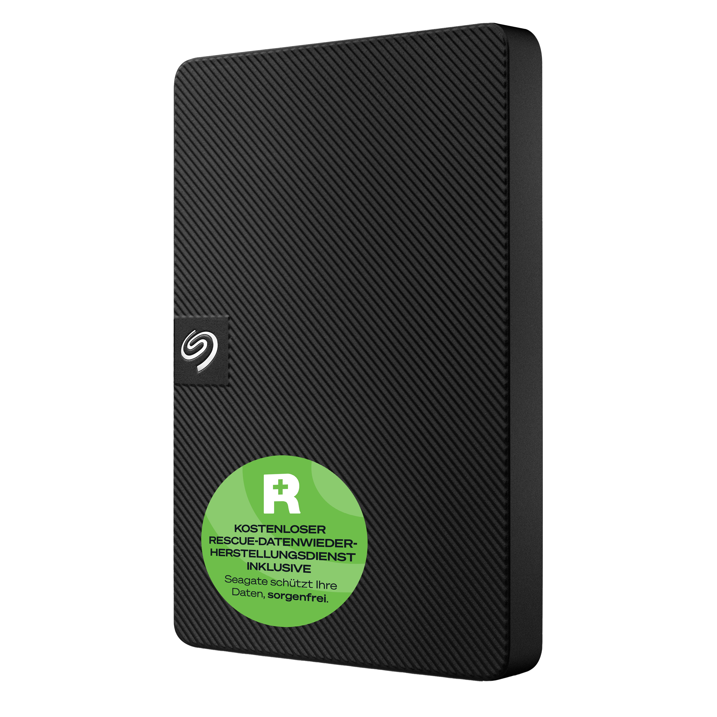 Schwarze externe Festplatte von Seagate. Sie hat eine strukturierte Oberfläche, ein Logo und einen grünen Aufkleber.
