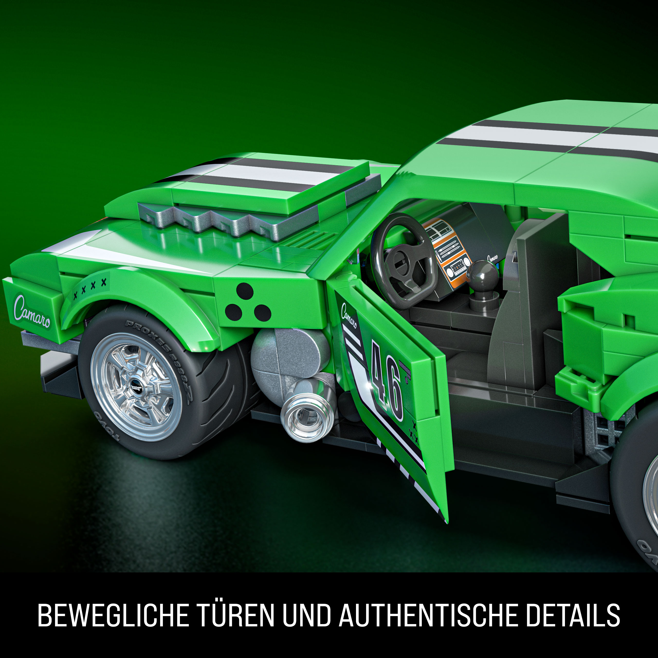 Ein grünes Spielzeugauto mit geöffneter Tür. Es hat schwarz-weiße Streifen und die Nummer 46 an der Seite.