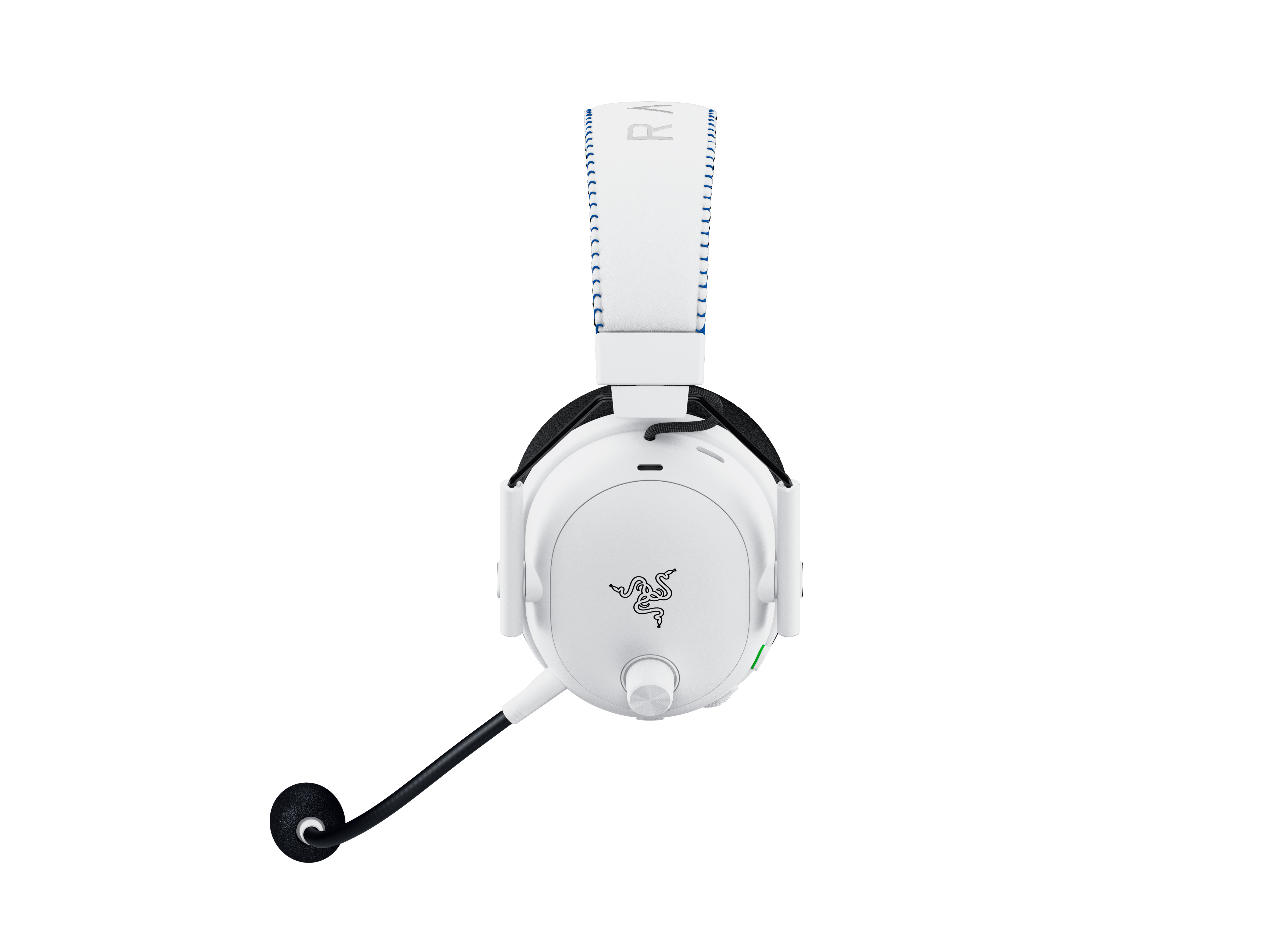 Siyah mikrofonlu beyaz Razer oyun kulaklığı. Razer logosu görünür.