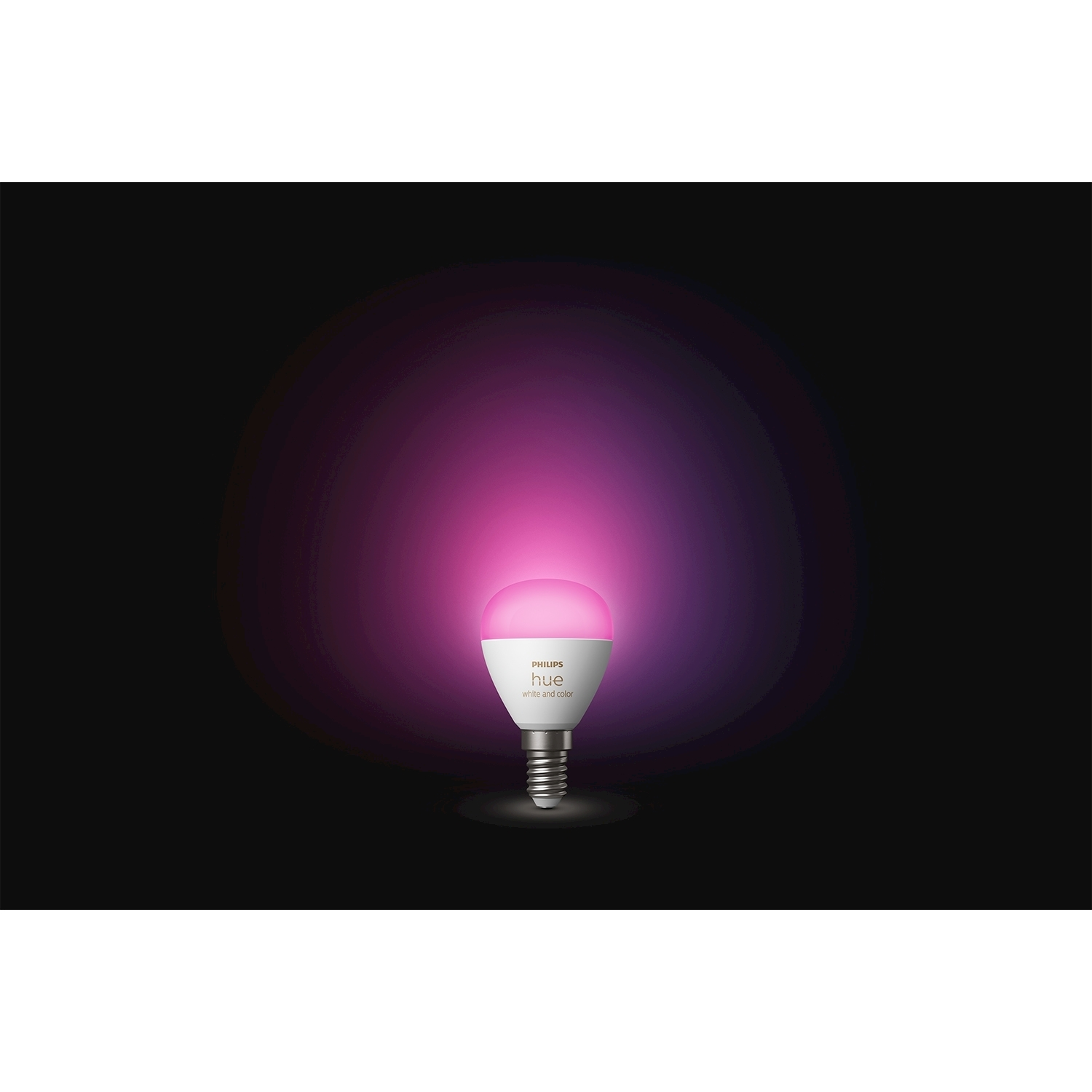 Una lampadina intelligente Philips Hue brilla di rosa su sfondo nero. La lampadina è bianca e argento, con il nome del marchio.