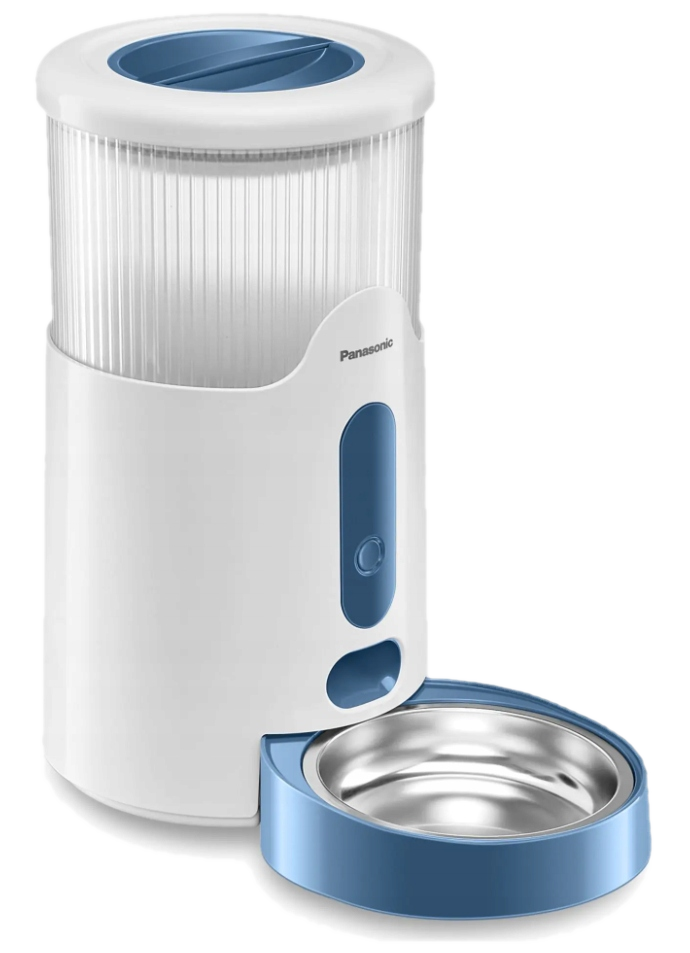 Biało-niebieski dozownik karmy dla zwierząt. Ma przezroczysty, żebrowany pojemnik na karmę i miskę ze stali nierdzewnej.