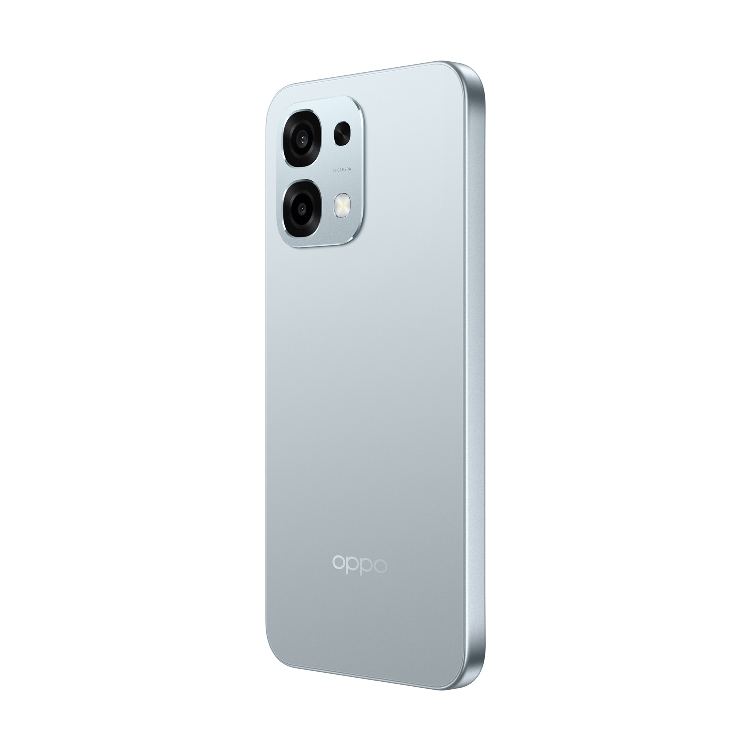 Uno smartphone Oppo azzurro chiaro, leggermente angolato. Presenta un modulo fotocamera con tre lenti e il logo Oppo sul retro.