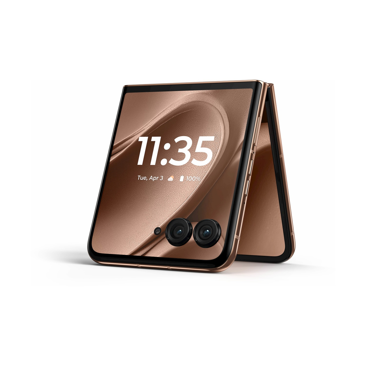 Uno smartphone piegato, color rame, mostra l'ora 11:35. Ha doppia fotocamera ed è su sfondo bianco.