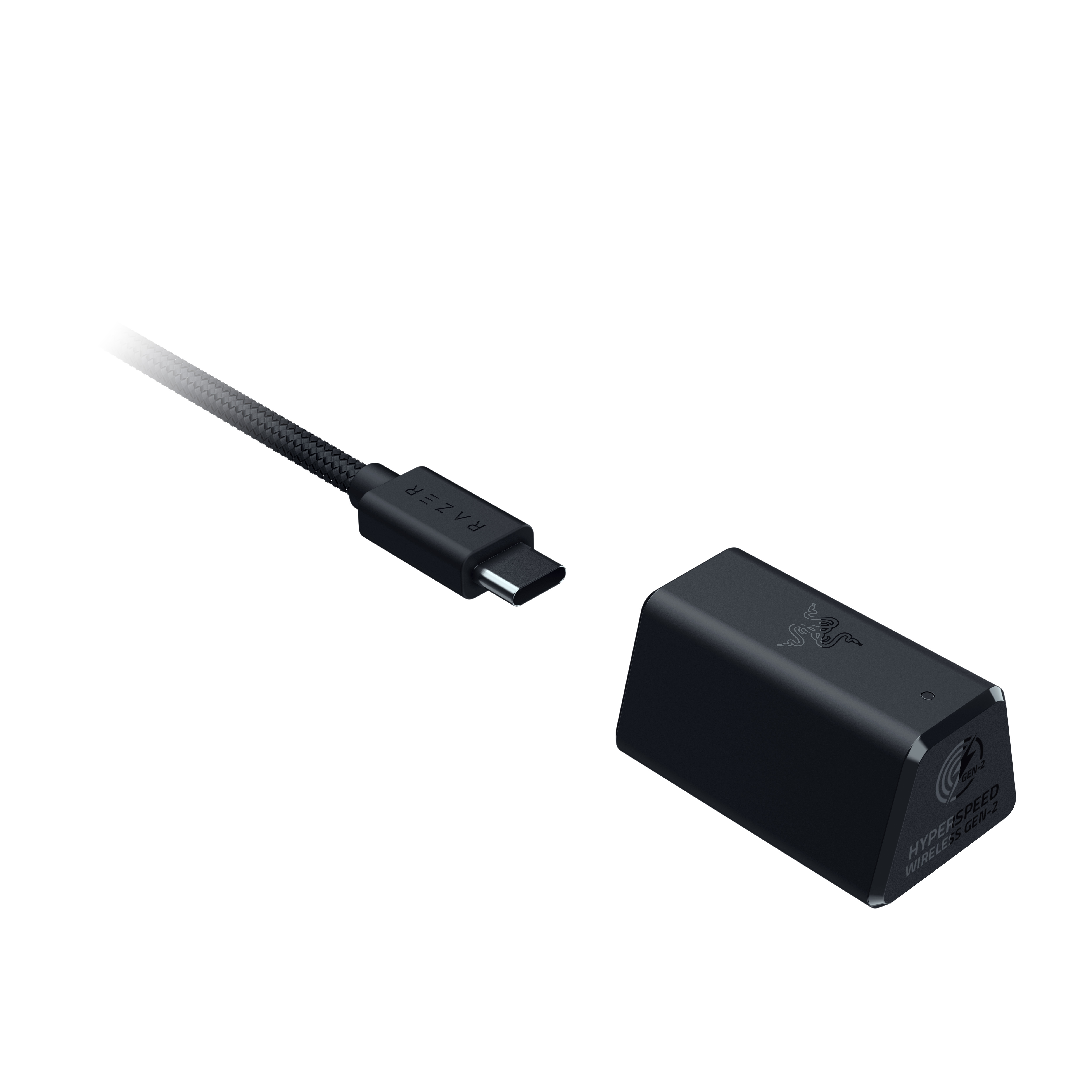 Siyah Razer HyperSpeed dongle ve Razer USB-C kablosu. Dongle dikdörtgen ve üzerinde Razer logosu var.