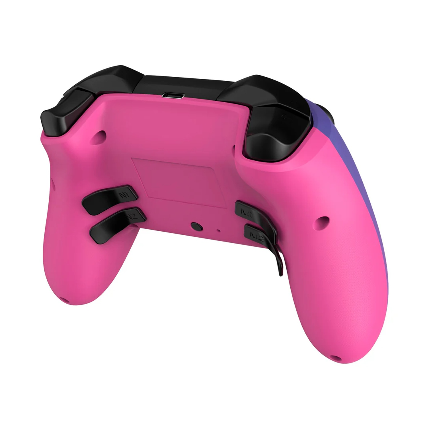 Un controller di gioco rosa e nero. Ha pulsanti, una porta di ricarica e un accento viola. Lo sfondo è bianco.