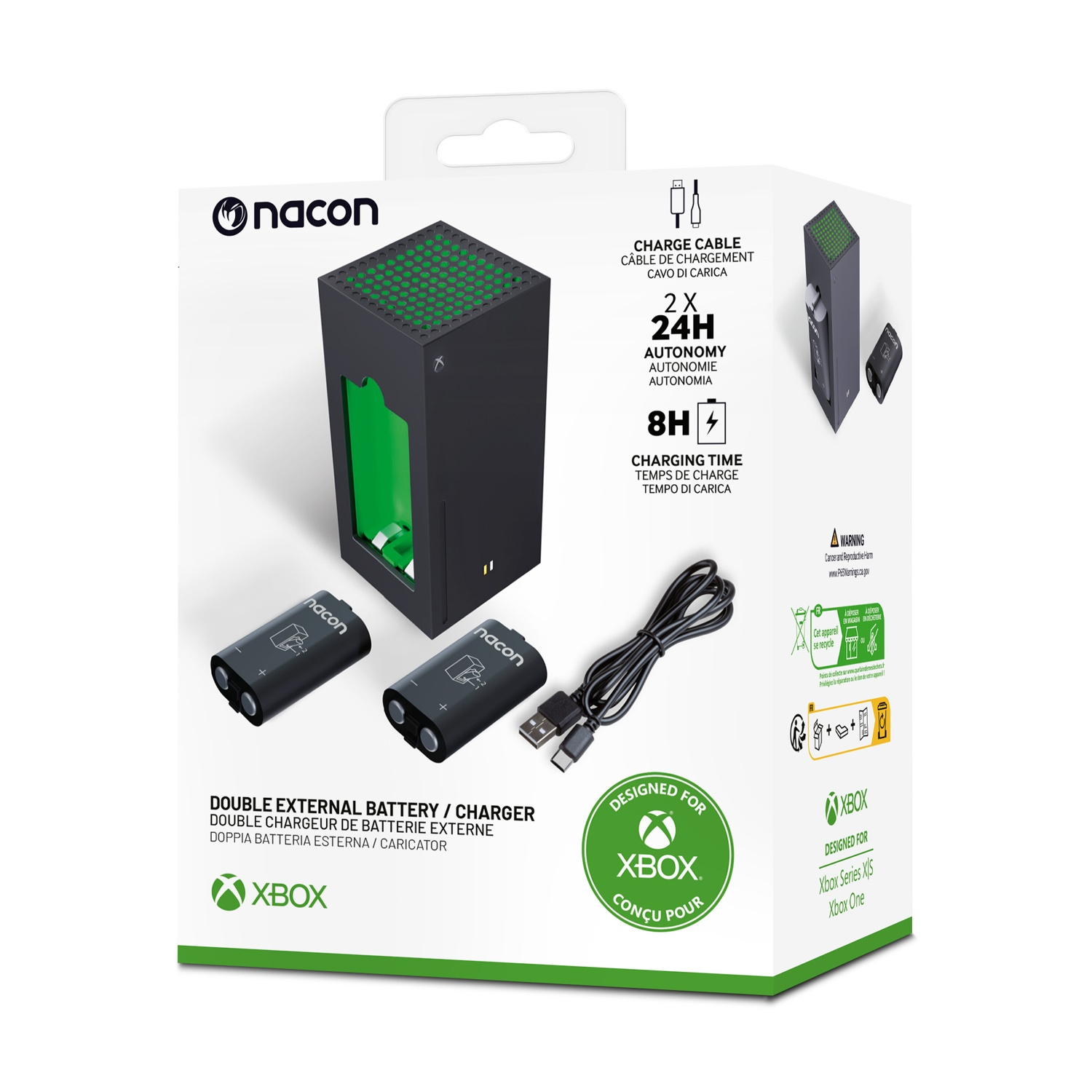 La scatola mostra un caricatore nero con accenti verdi, due batterie e un cavo di ricarica. La scatola è etichettata per Xbox.