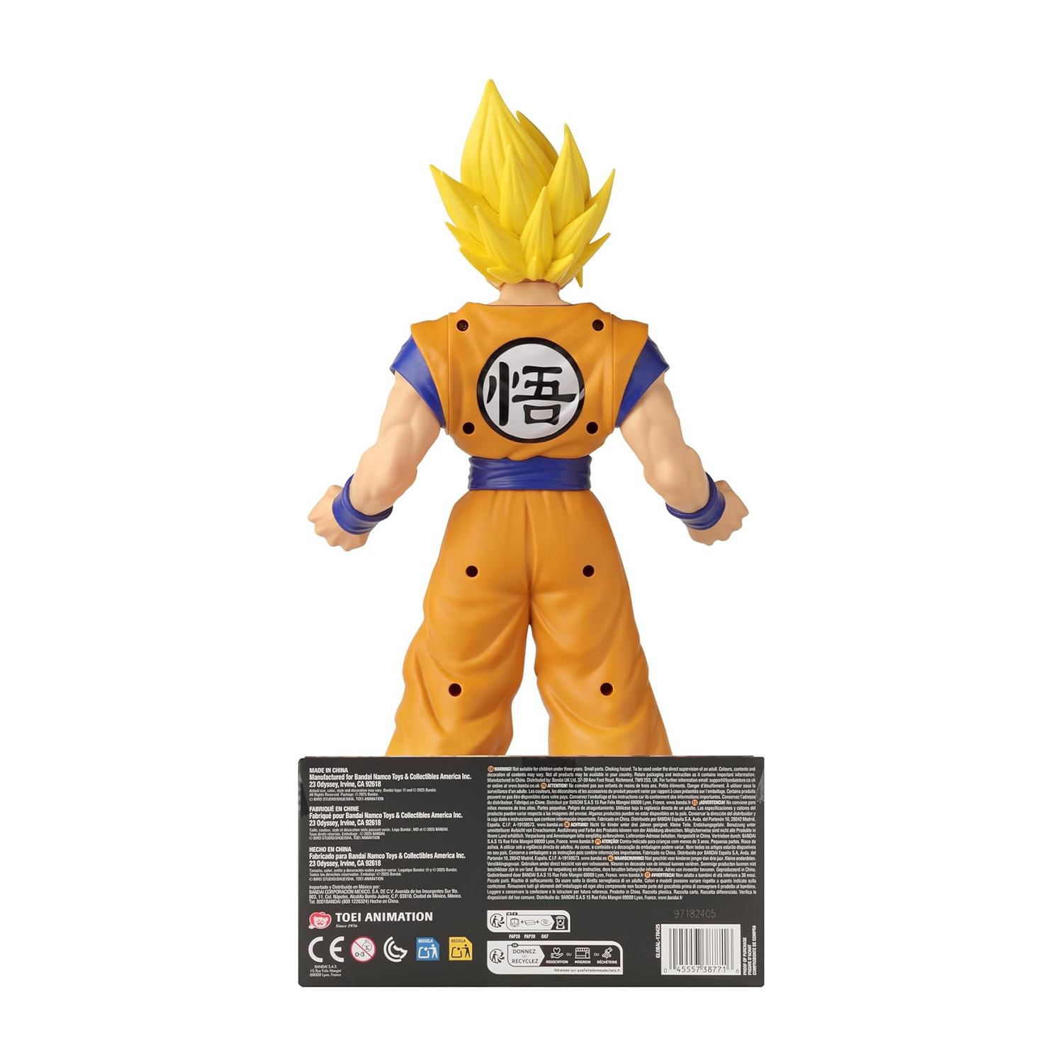 Una action figure di Dragon Ball Z di Goku vista da dietro. Indossa un completo arancione con maglia intima e polsini blu.