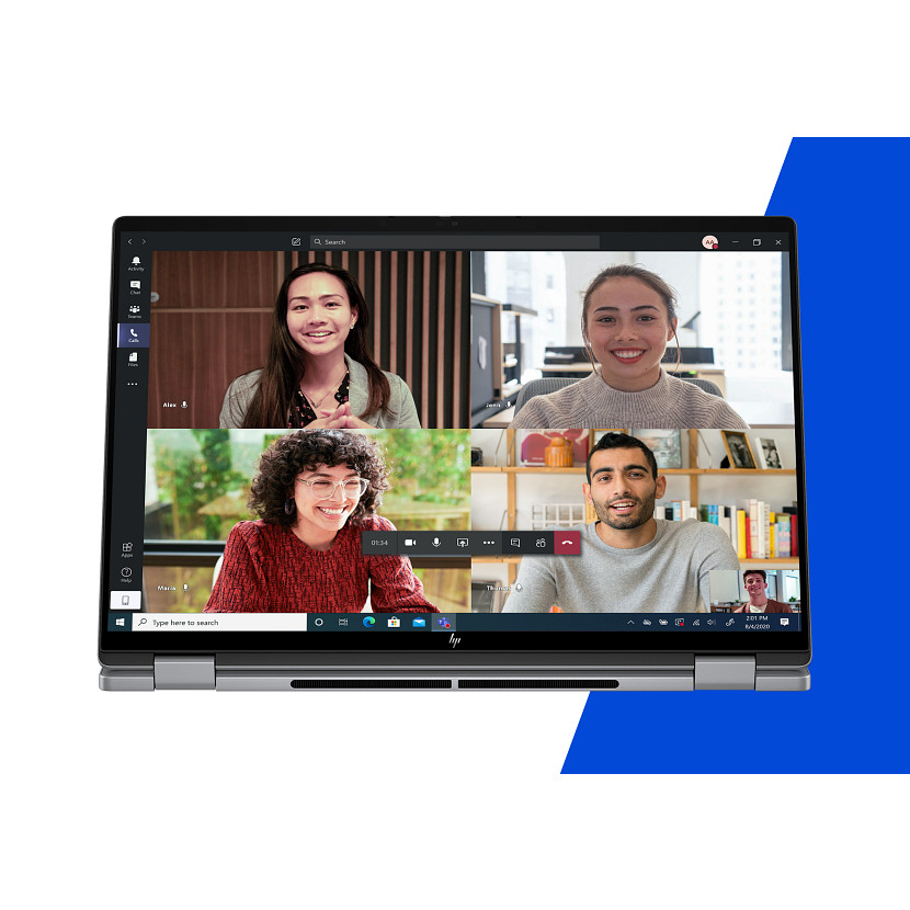 Laptopscherm met een videogesprek met vier deelnemers. Elke persoon is zichtbaar in een apart venster.
