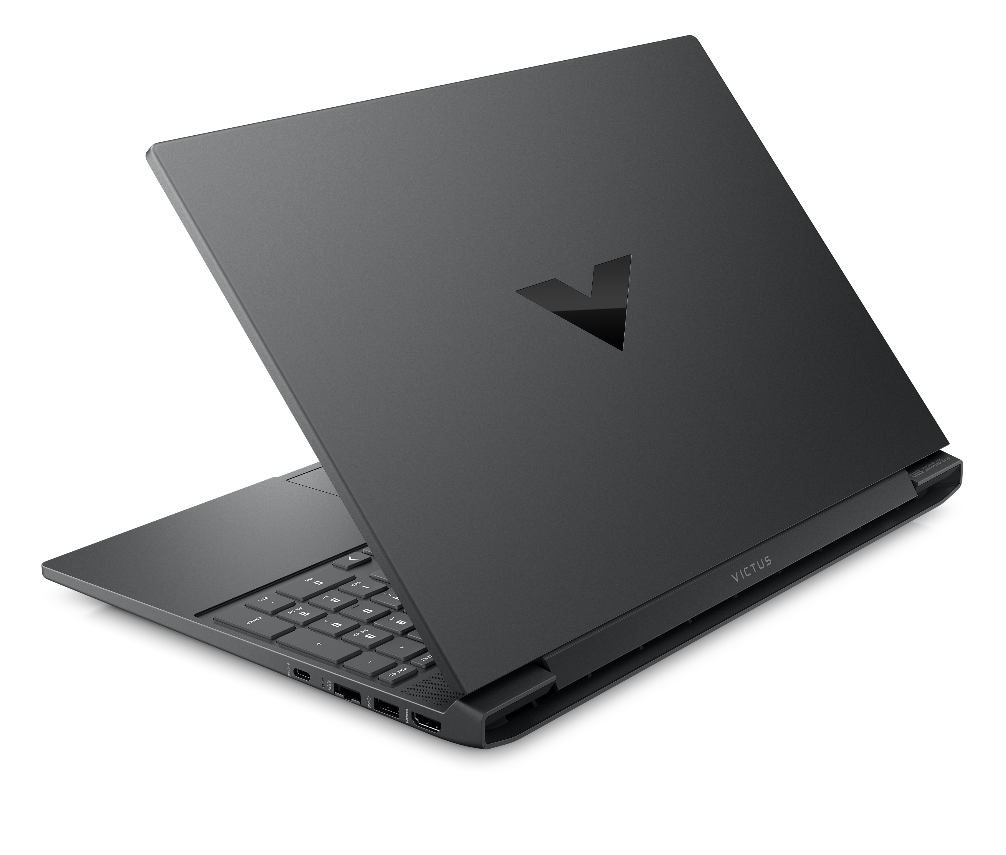 Szary laptop z czarnym logo V jest otwarty na czarnej powierzchni. Widoczne jest słowo VICTUS.