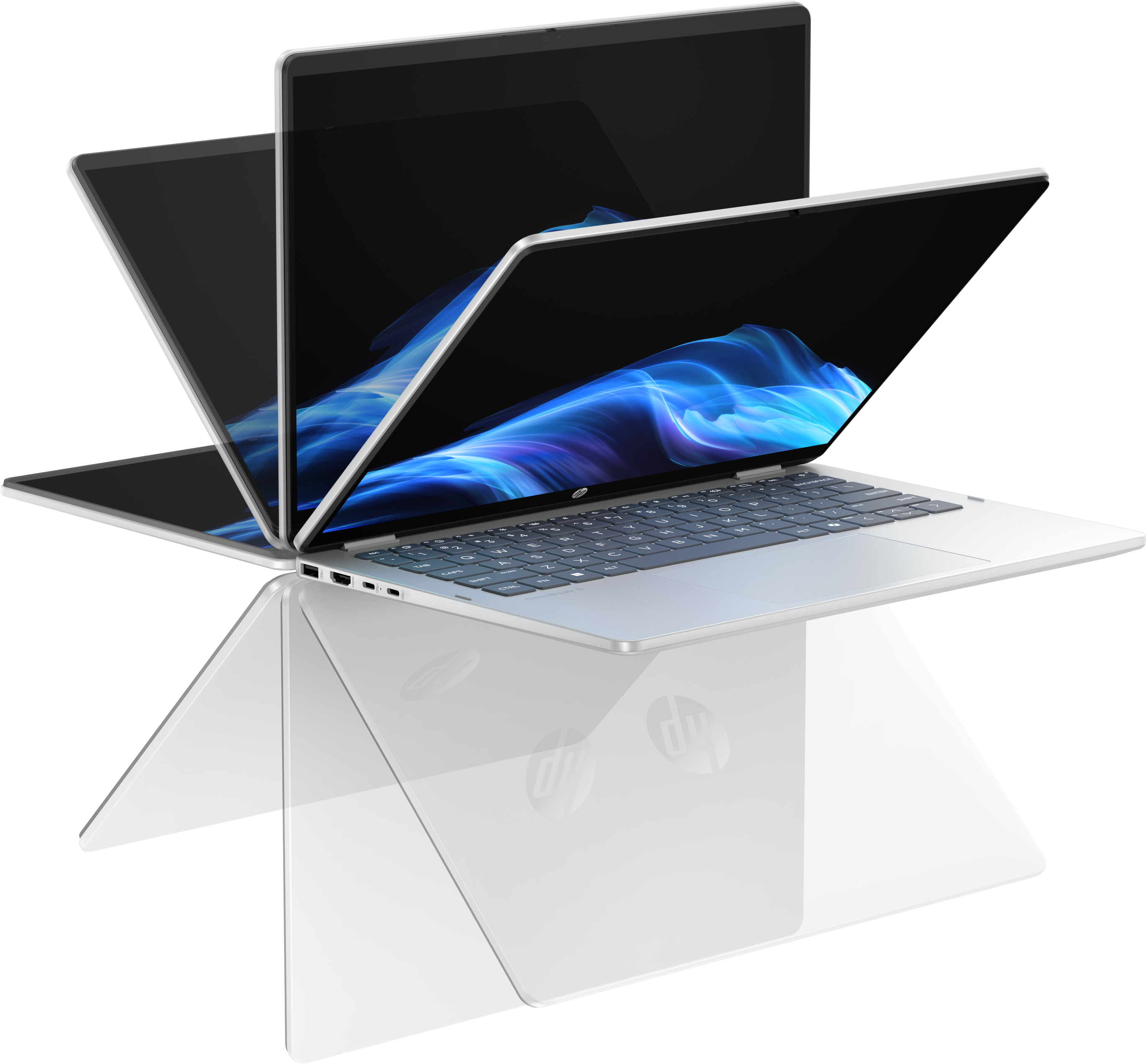 Ein silberner HP-Laptop mit mehreren geöffneten Bildschirmen, die blaue abstrakte Kunst zeigen, vor schwarzem Hintergrund.