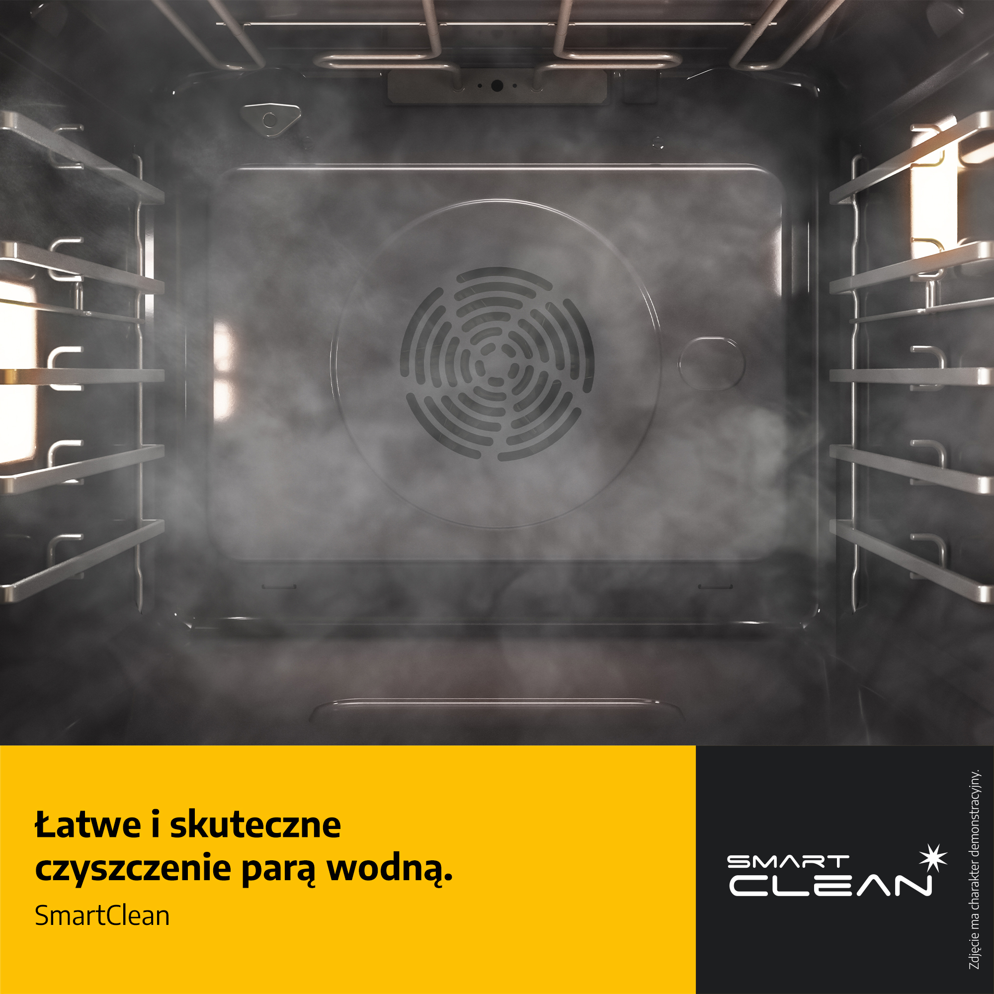 Wnętrze piekarnika z parą. Widoczne metalowe półki. Wentylator pośrodku. Tekst na dole: SmartClean, łatwe i skuteczne czyszczenie parą.