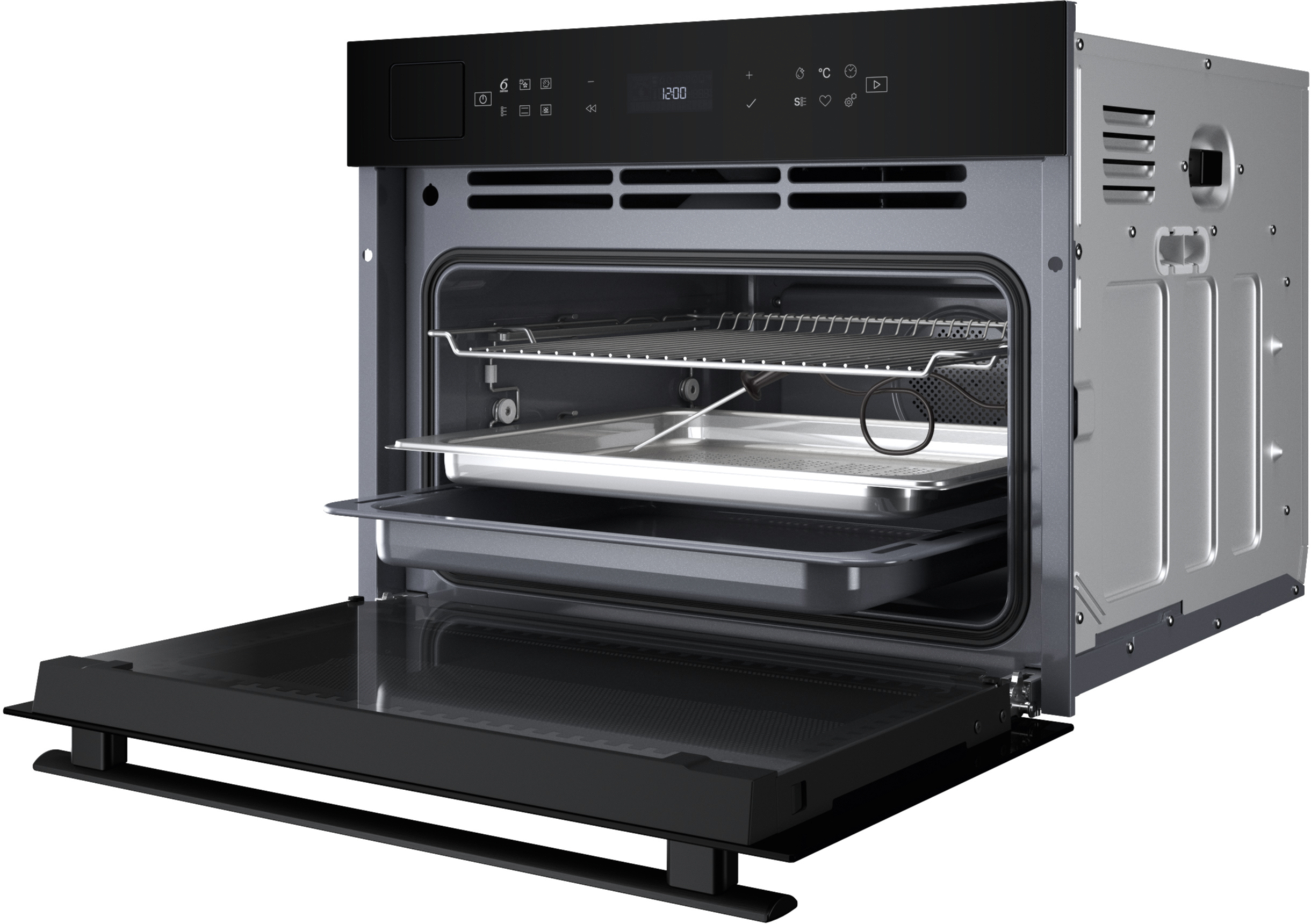 Otwarty piekarnik z tacami w środku. Drzwi są otwarte. Piekarnik jest czarny i metaliczny.