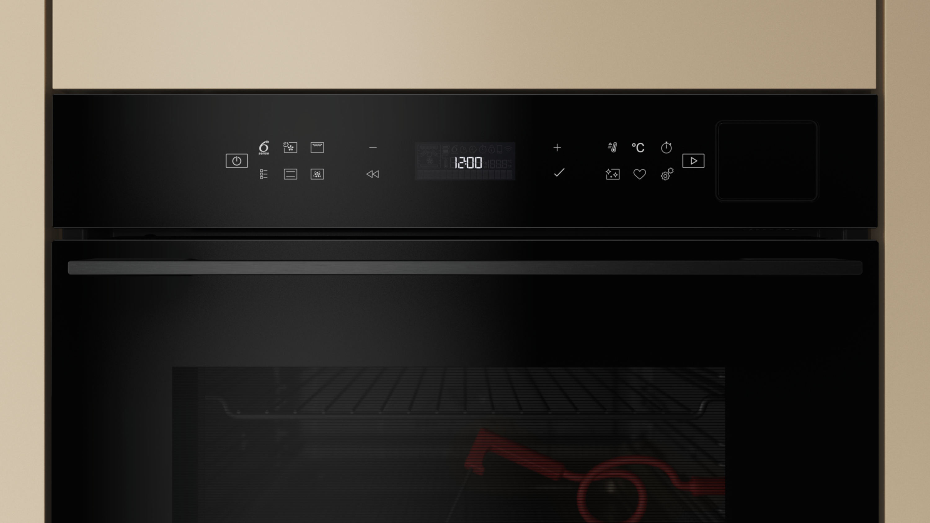 Czarny piekarnik z cyfrowym wyświetlaczem i panelem sterowania. Drzwi piekarnika są zamknięte. Beżowa szafka otacza piekarnik.