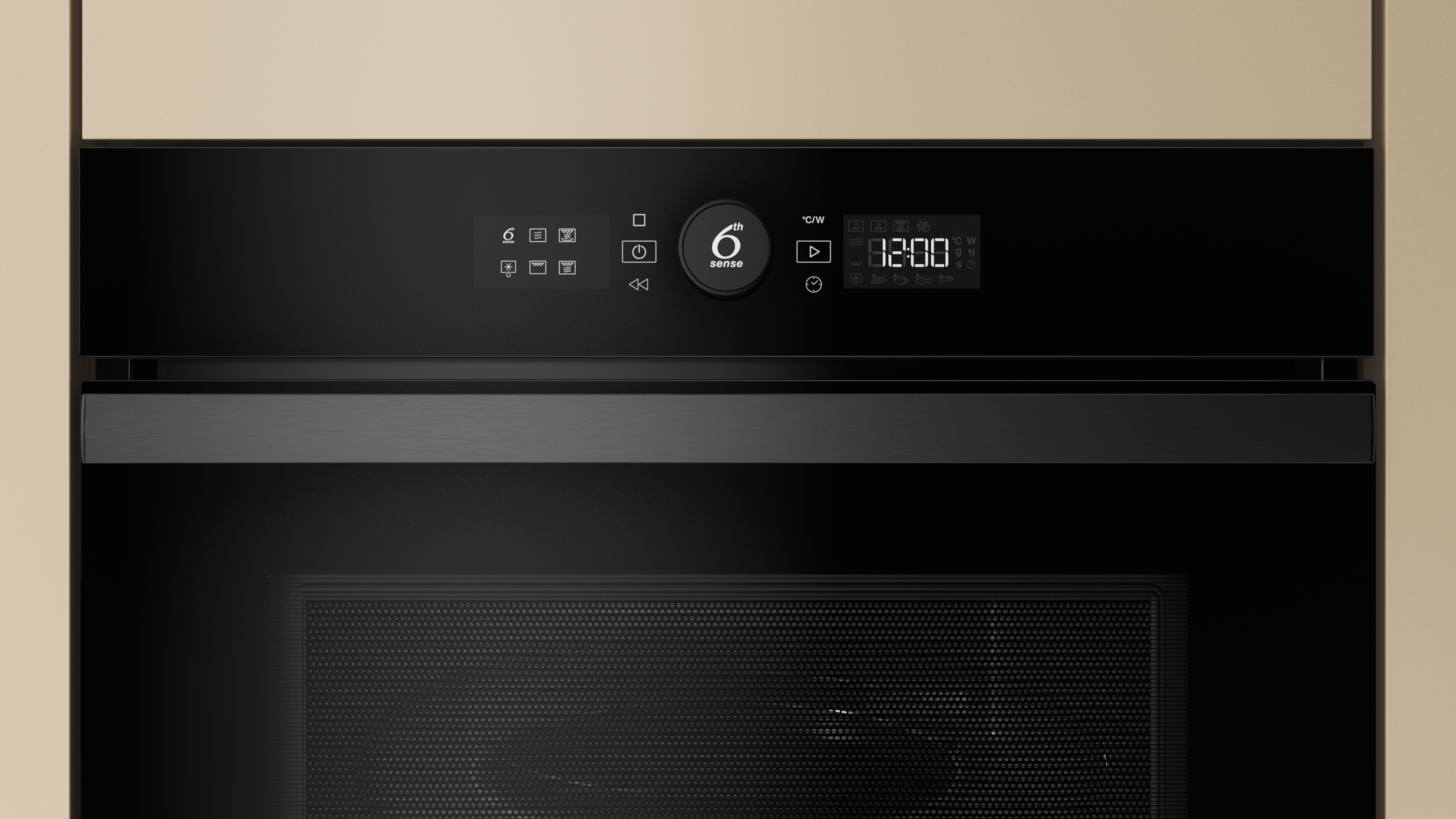 Czarny piekarnik z cyfrowym wyświetlaczem pokazującym 12:00. Ma pokrętło 6th sense i przyciski sterowania. Otacza go beżowa ramka.