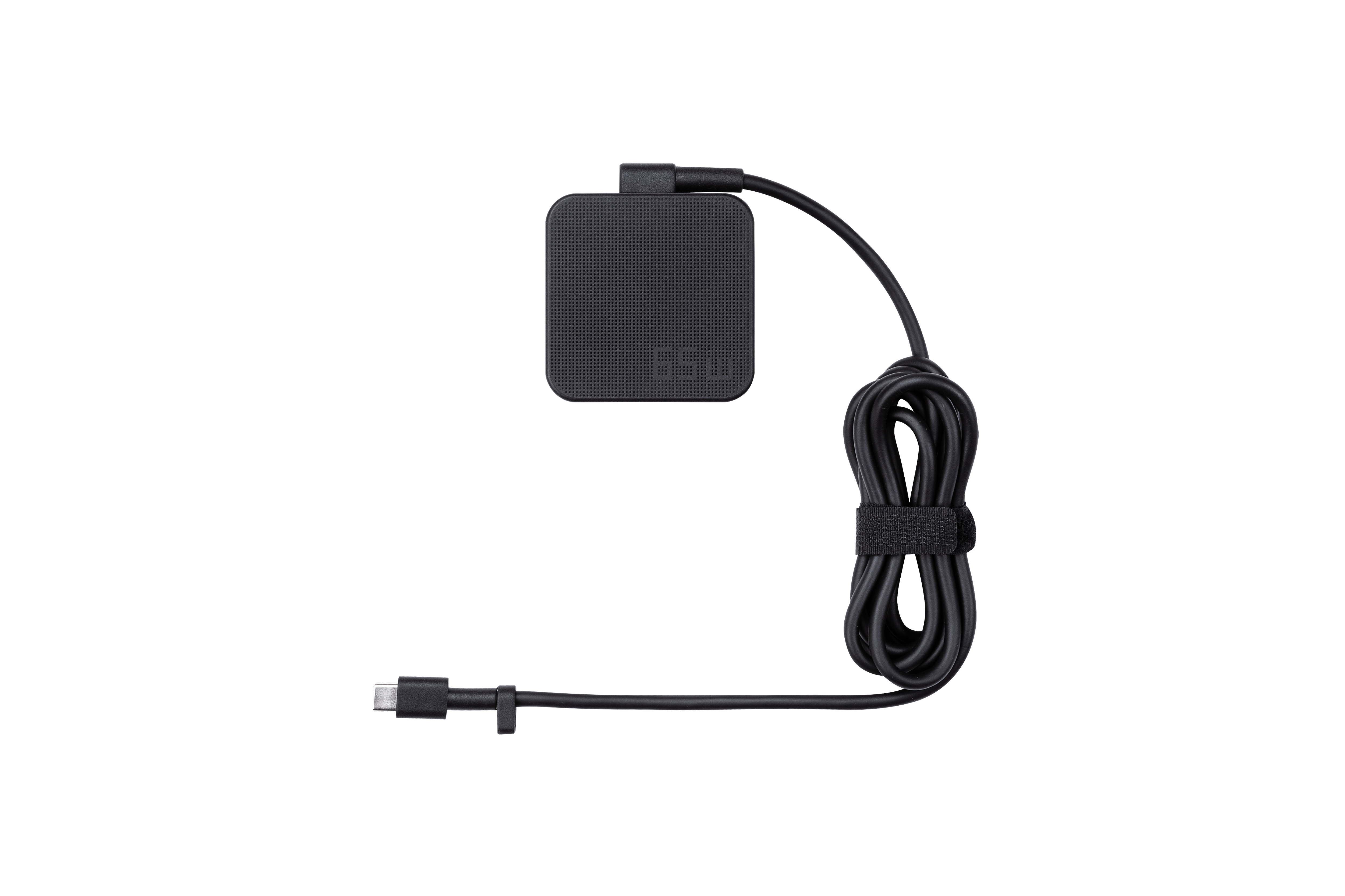 Cargador negro con adaptador cuadrado y cable. El cable está enrollado y sujeto con una correa. Conector USB-C.