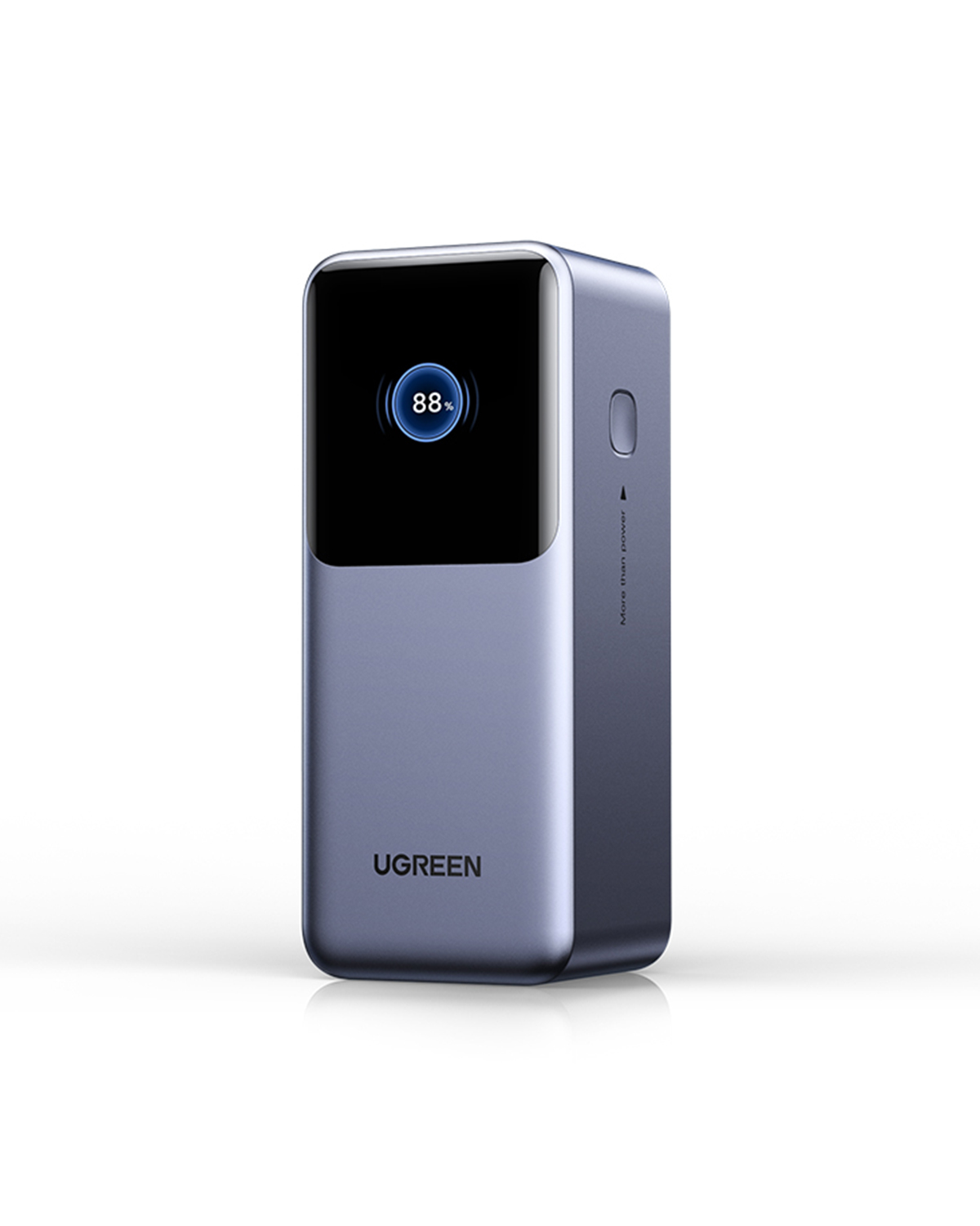 Mavi bir UGREEN powerbank'i, %88 şarj gösteriyor. Ekranı, bir düğmesi ve yan tarafında 'More than power' yazısı var.