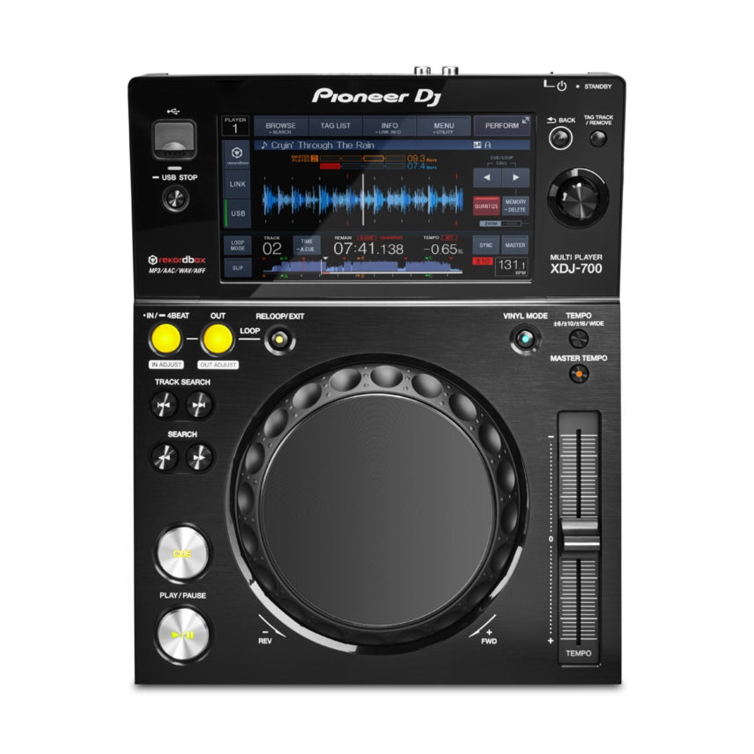 Lettore multi Pioneer DJ XDJ-700 nero. Lo schermo mostra i dettagli della traccia musicale. I controlli includono pulsanti, una manopola e un fader.