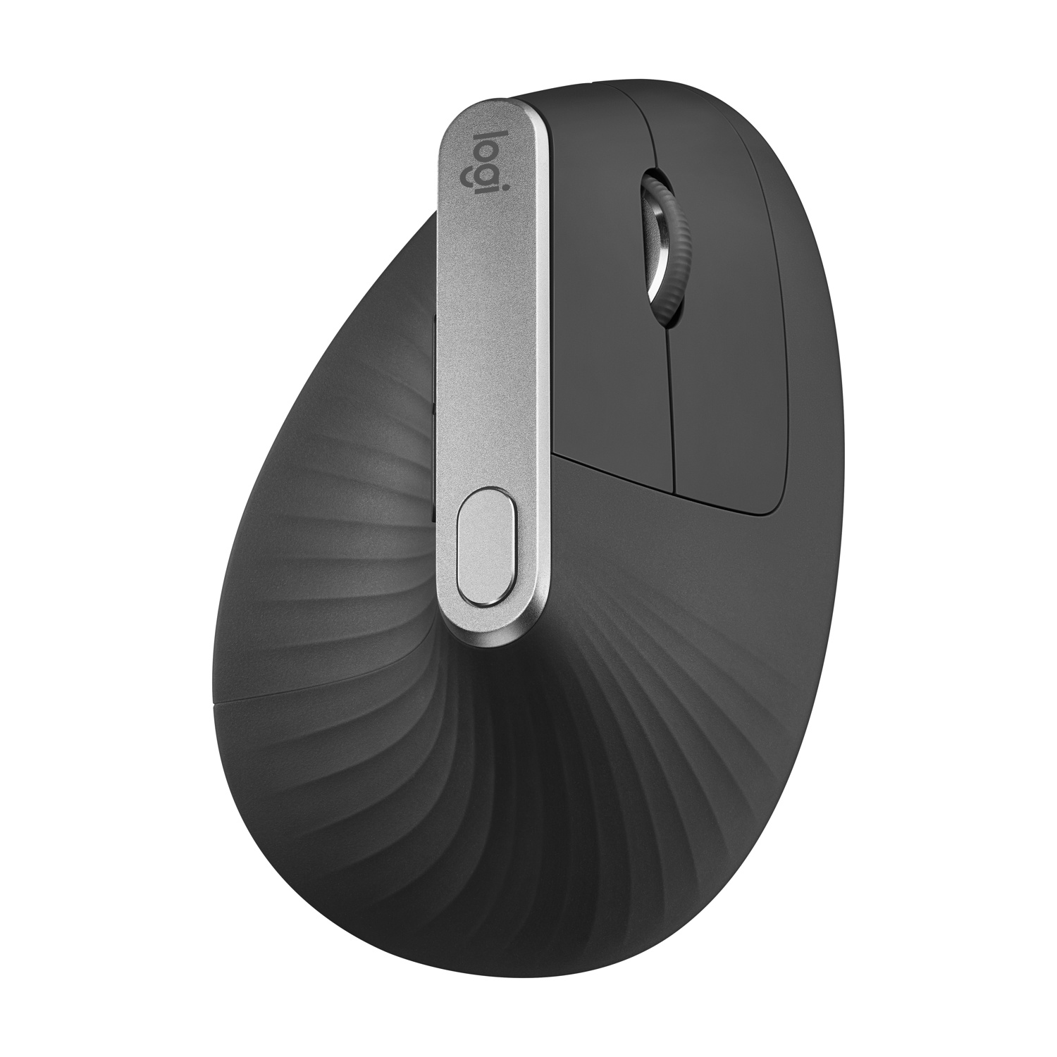 Un mouse ergonomico nero con un accento argentato. Il mouse ha una rotellina e il logo Logitech.