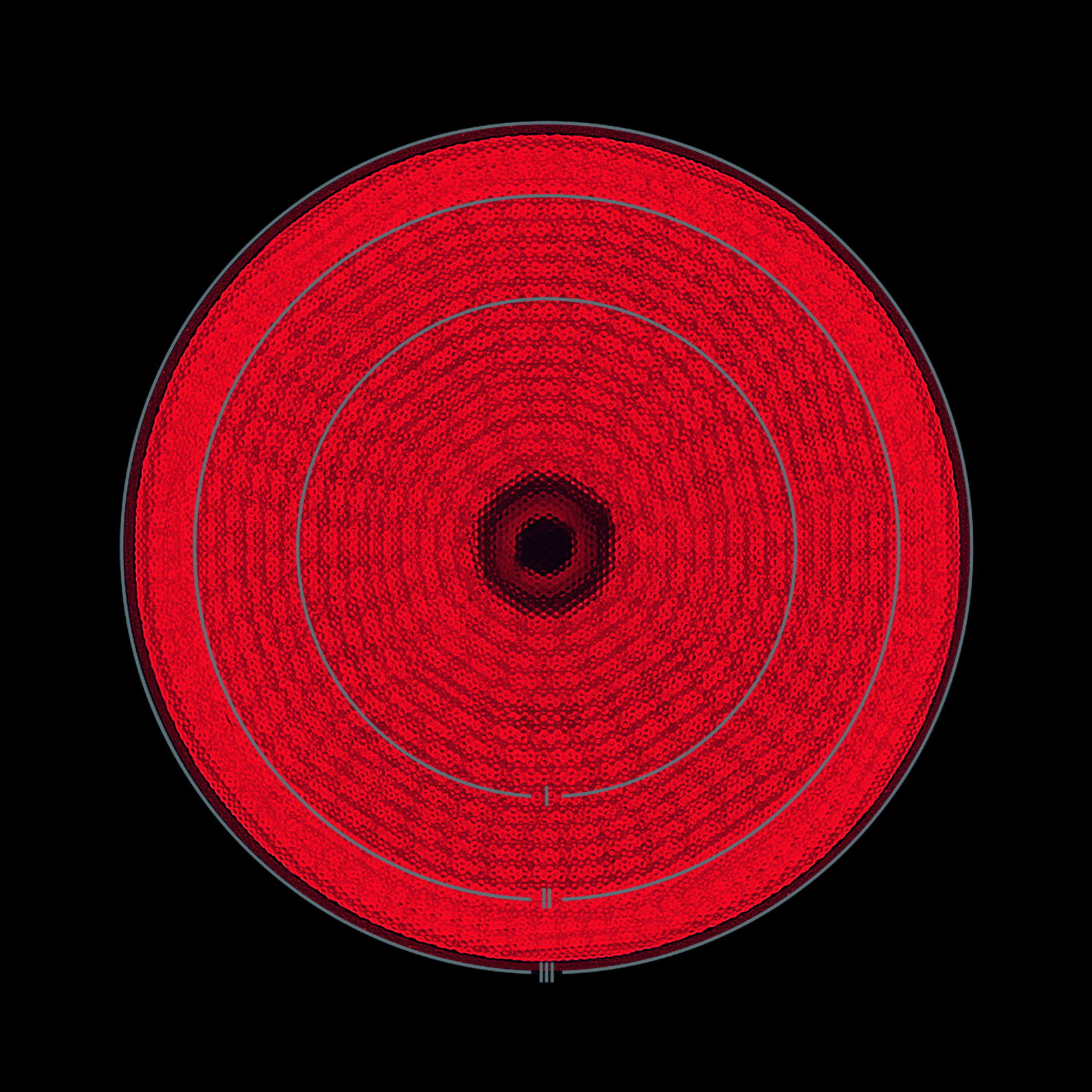 Ein roter, kreisförmiger Elektroherd mit konzentrischen Ringen und schwarzem Hintergrund.