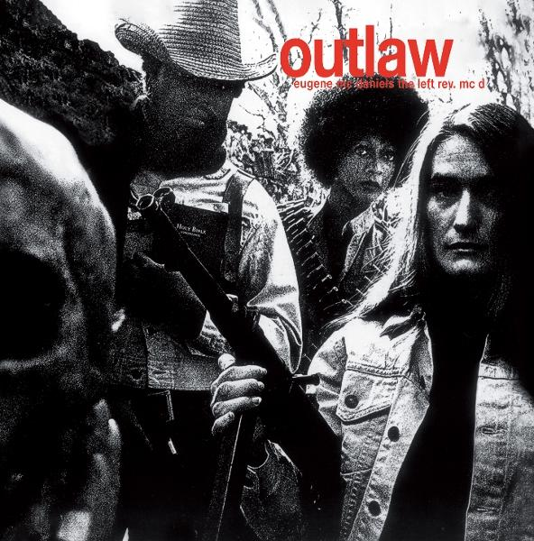 Albumcover: Vier Personen, zwei Männer und zwei Frauen, mit einem Gewehr, Text 'outlaw'. Mann mit Hut hält Gewehr.