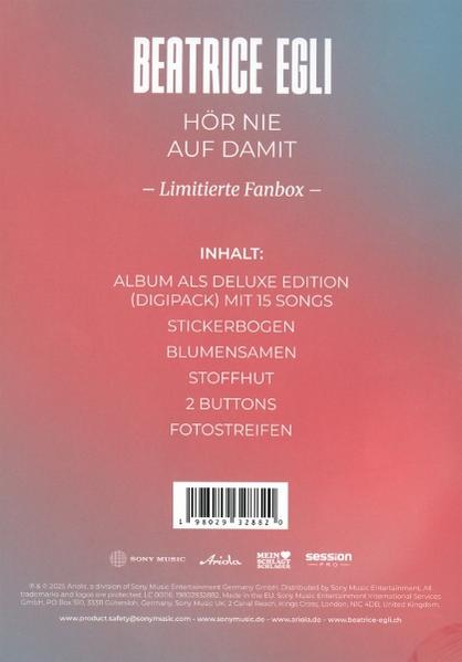 Produktbox für Beatrice Eglis Album mit deutschem Text. Enthält Album, Aufkleber, Blumensamen, Hut, Knöpfe, Fotostreifen.