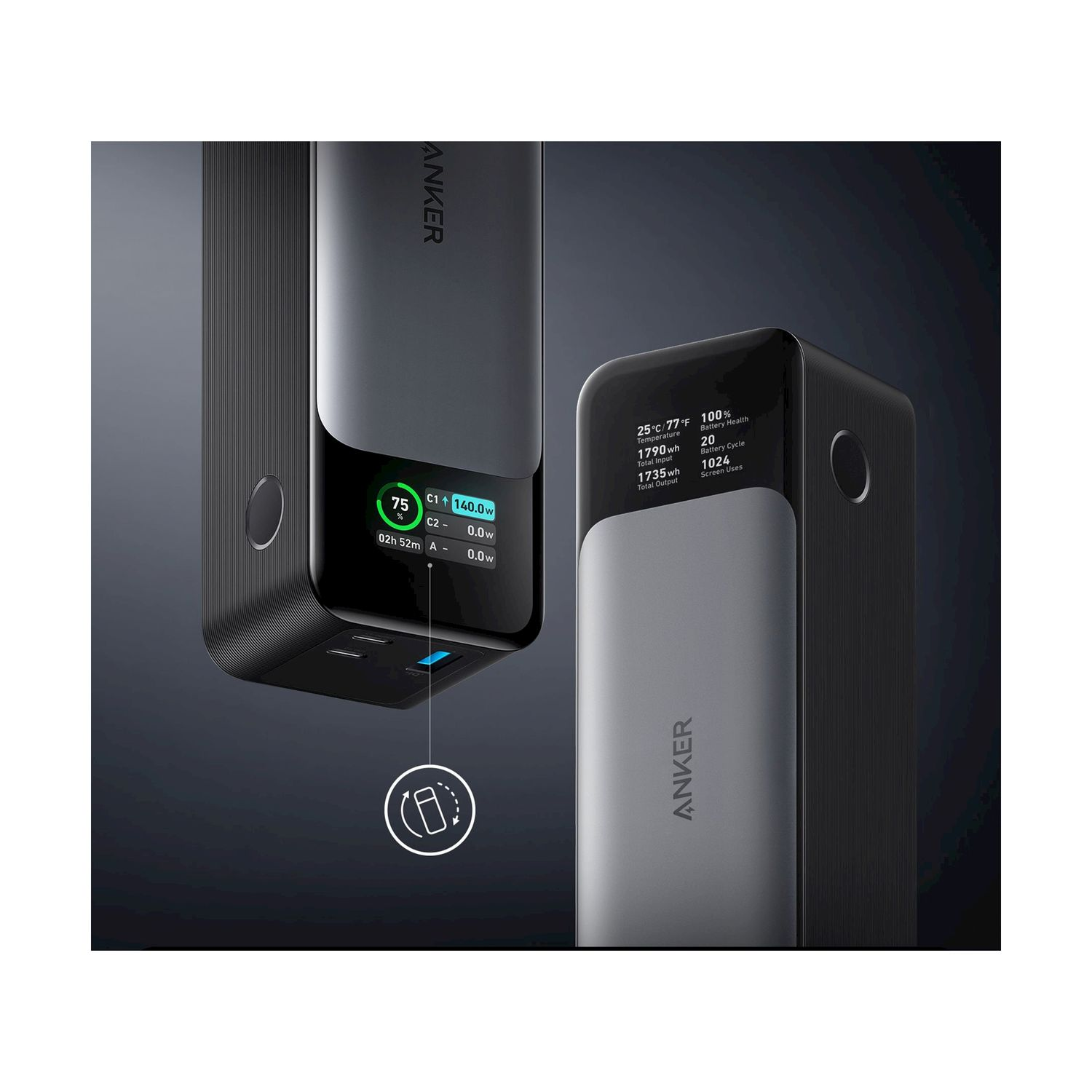 Due power bank Anker neri. Uno mostra le statistiche di ricarica su uno schermo. L'altro ha un design simile. Entrambi hanno un pulsante.