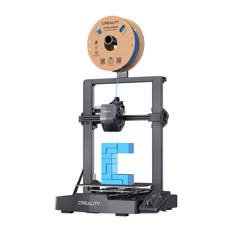 Egy 3D nyomtató kék filament tekercsel. Egy kék puzzle darab nyomtatás alatt. A nyomtató szürke és a Creality logóval.