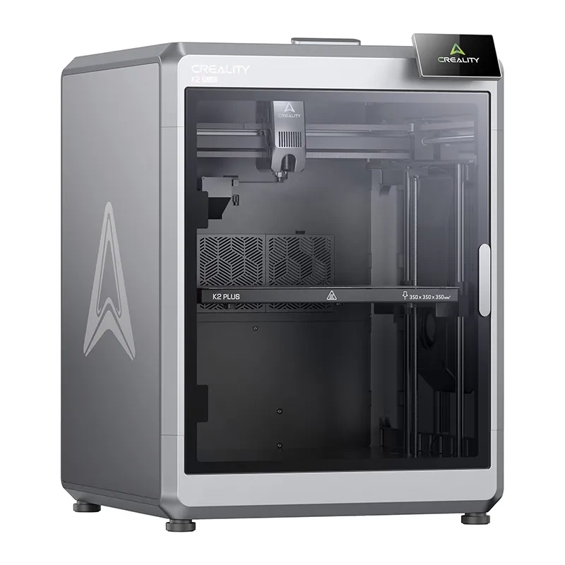 Egy ezüst színű Creality K2 Plus 3D nyomtató átlátszó ajtóval. A nyomtatón a Creality logója és 350x350x350mm-es nyomtatási térfogat.