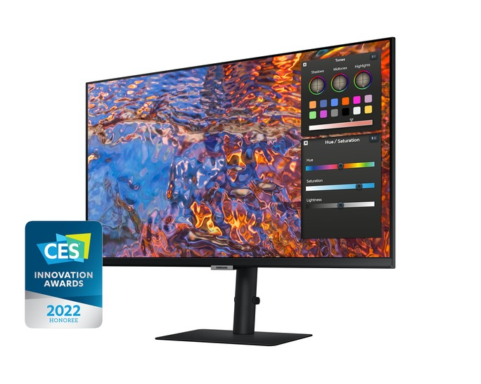 Egy Samsung monitor élénk kijelzővel, amely színbeállítási opciókat mutat. A bal oldalon egy CES Innovation Award jelvény látható.