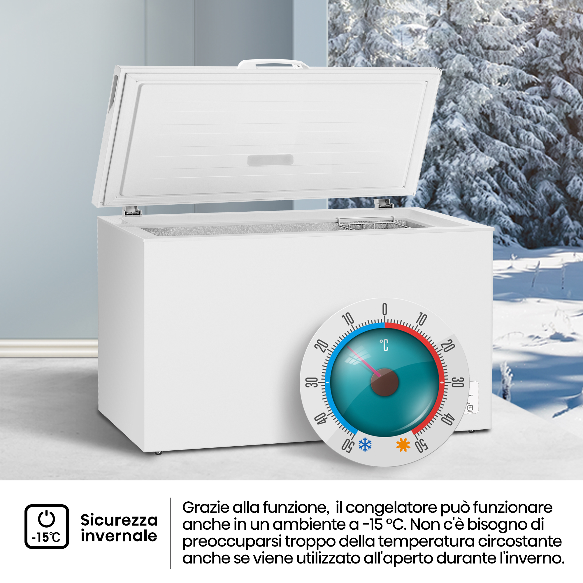 Congelatore a pozzetto bianco con coperchio aperto, termometro mostra freddo, scena invernale con neve e alberi.