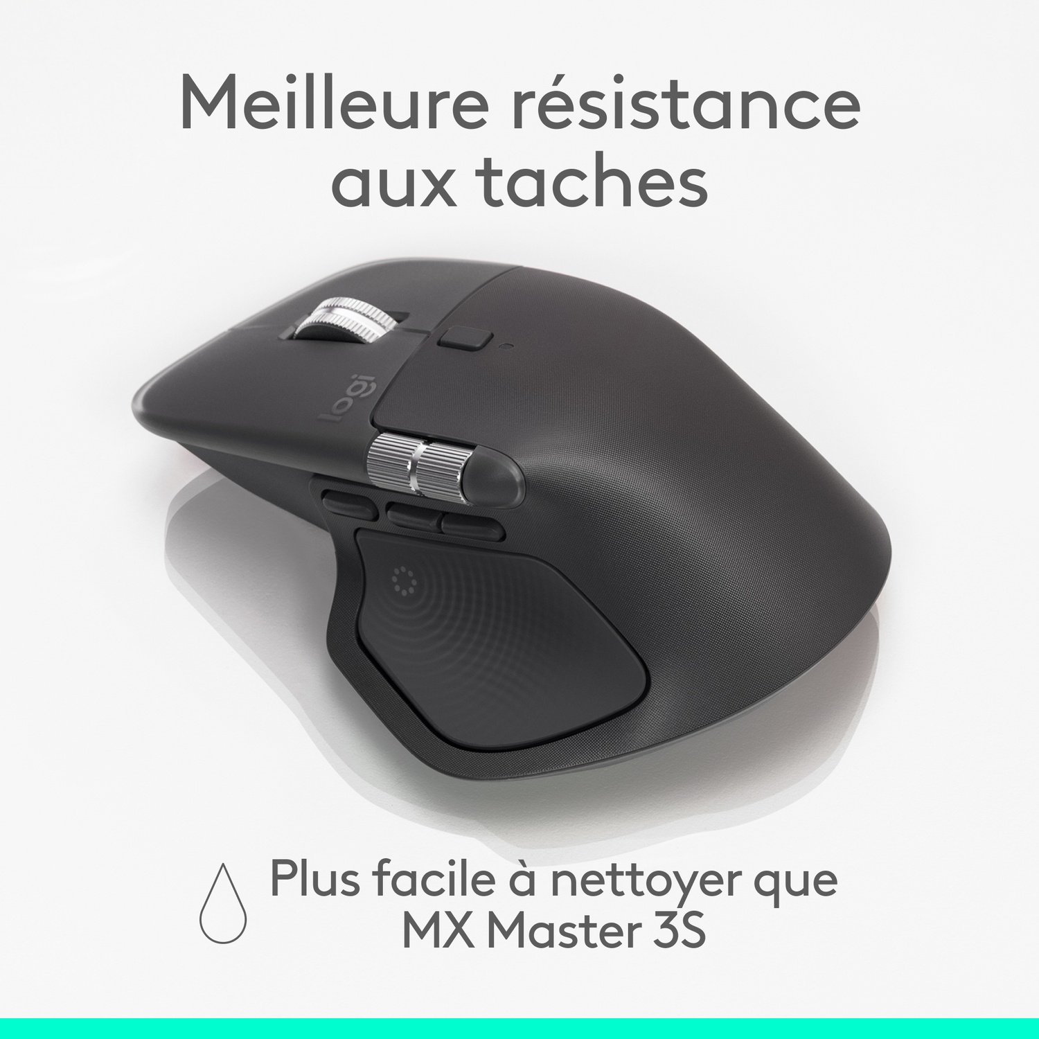Une souris Logitech MX Master 3S noire sur une surface blanche. Texte : résistante aux taches et facile à nettoyer.