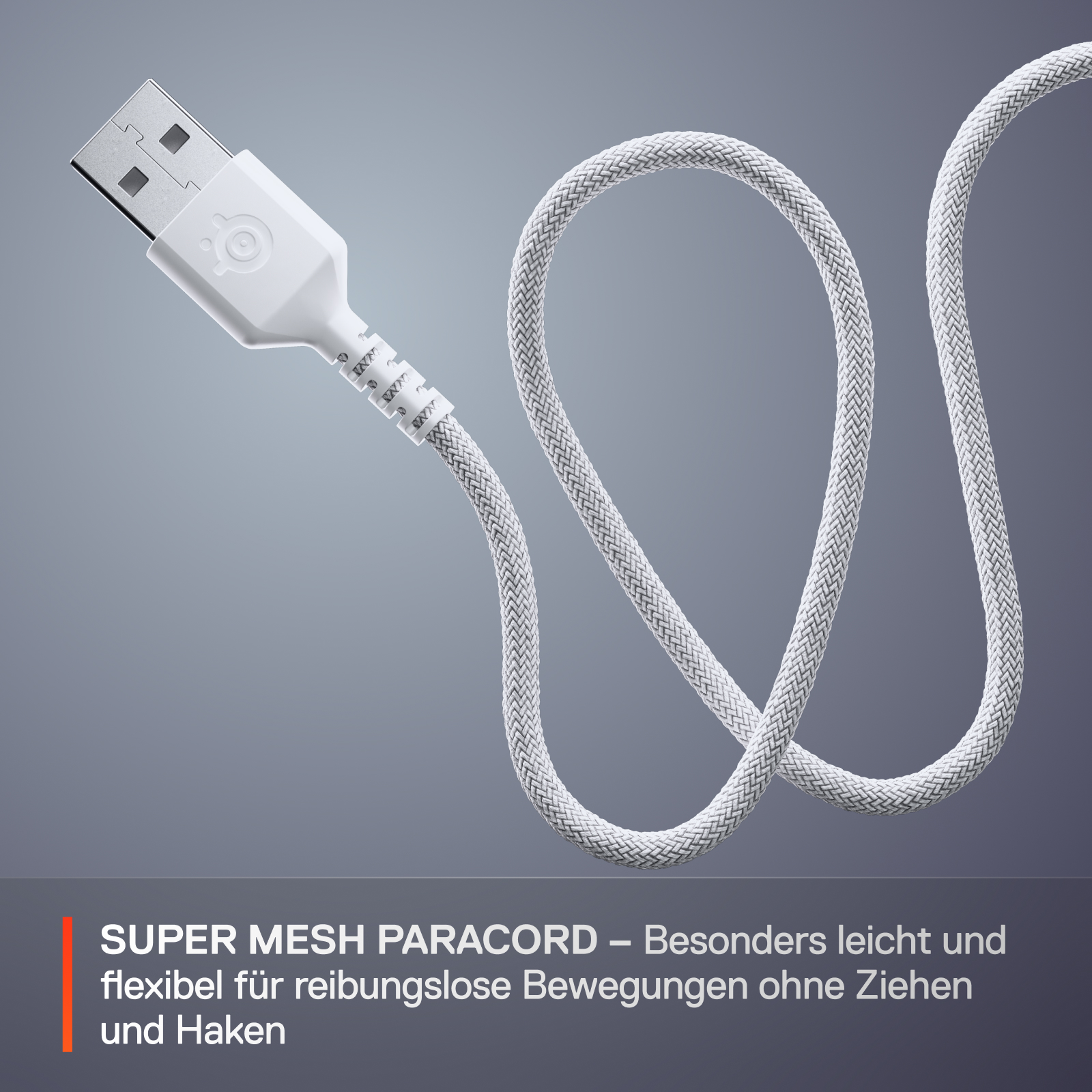 Ein weißes USB-Kabel mit geflochtener Mesh-Schnur. Das Kabel ist gebogen und hängt vor grauem Hintergrund.