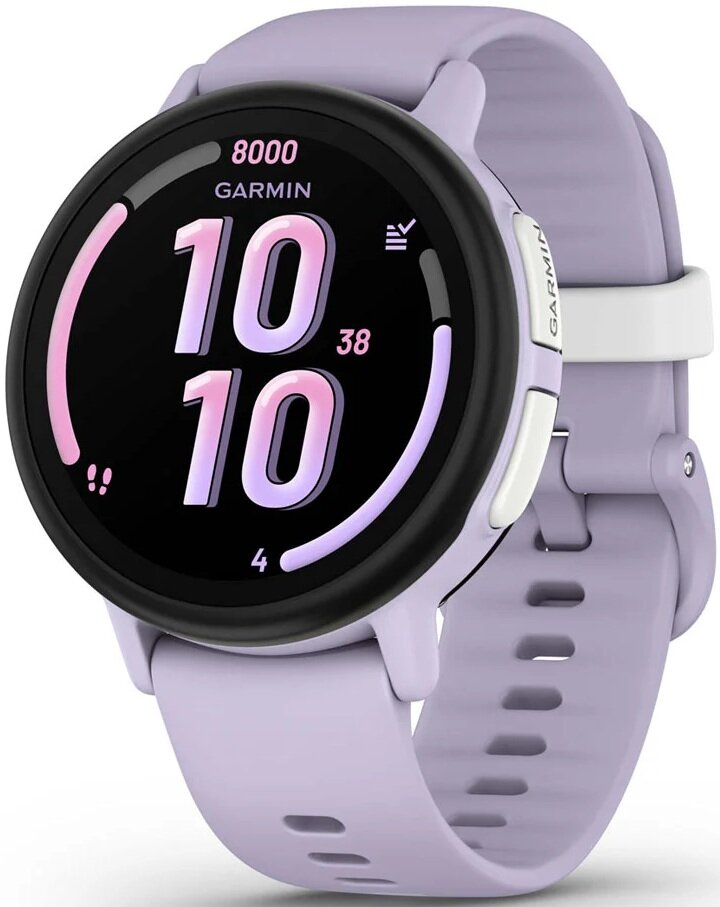 Liliowy smartwatch Garmin z czarnym wyświetlaczem, pokazujący godzinę. Zegarek ma liliowy pasek i biały przycisk.