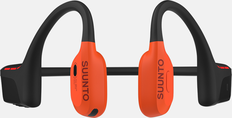 Knochenschallkopfhörer. Orange-schwarzes Design. Das Wort SUUNTO ist sichtbar. Die Kopfhörer befinden sich auf weißem Hintergrund.