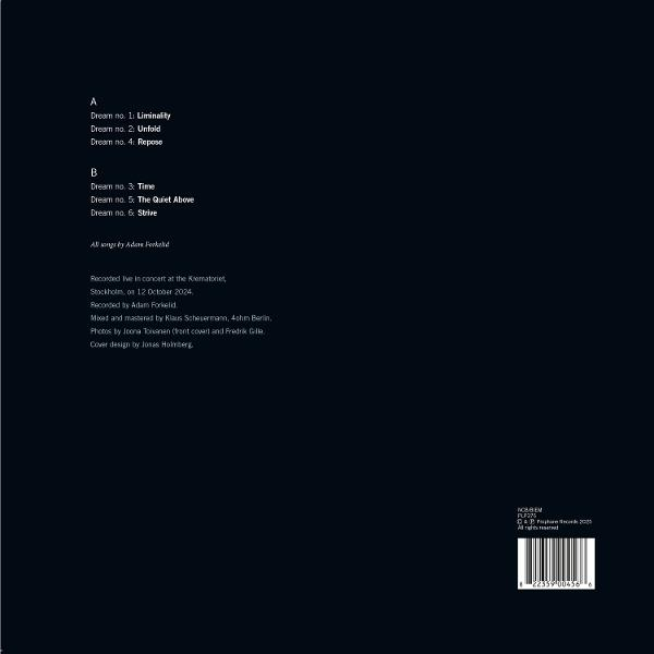 Albumcover mit Titelliste. Text auf dunkelblauem Hintergrund. Enthält Songtitel, Credits und Copyright-Informationen.