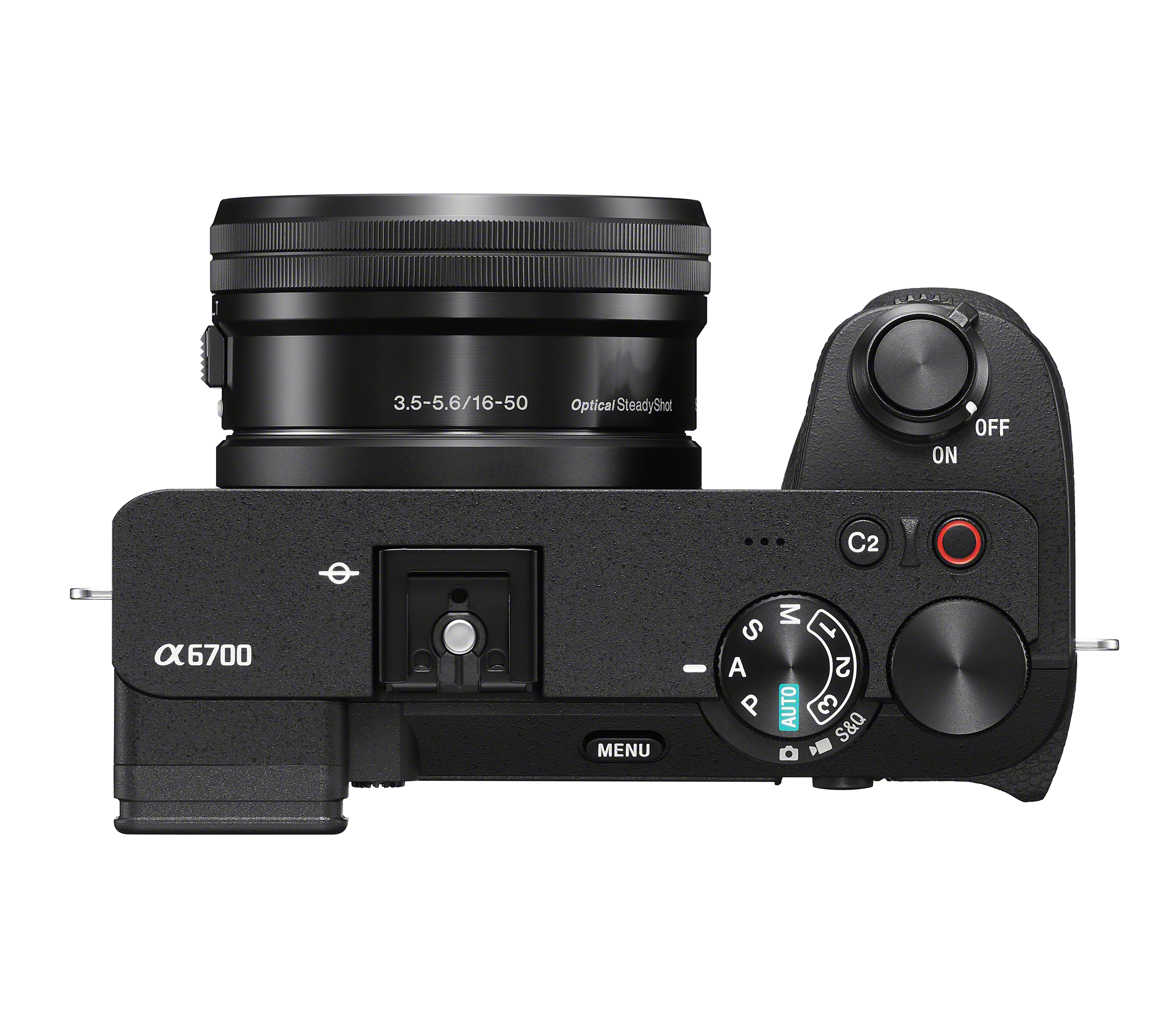Un appareil photo noir Sony Alpha 6700, vu de dessus. Il possède un objectif, des molettes de contrôle, des boutons et une molette de mode, sur fond blanc.