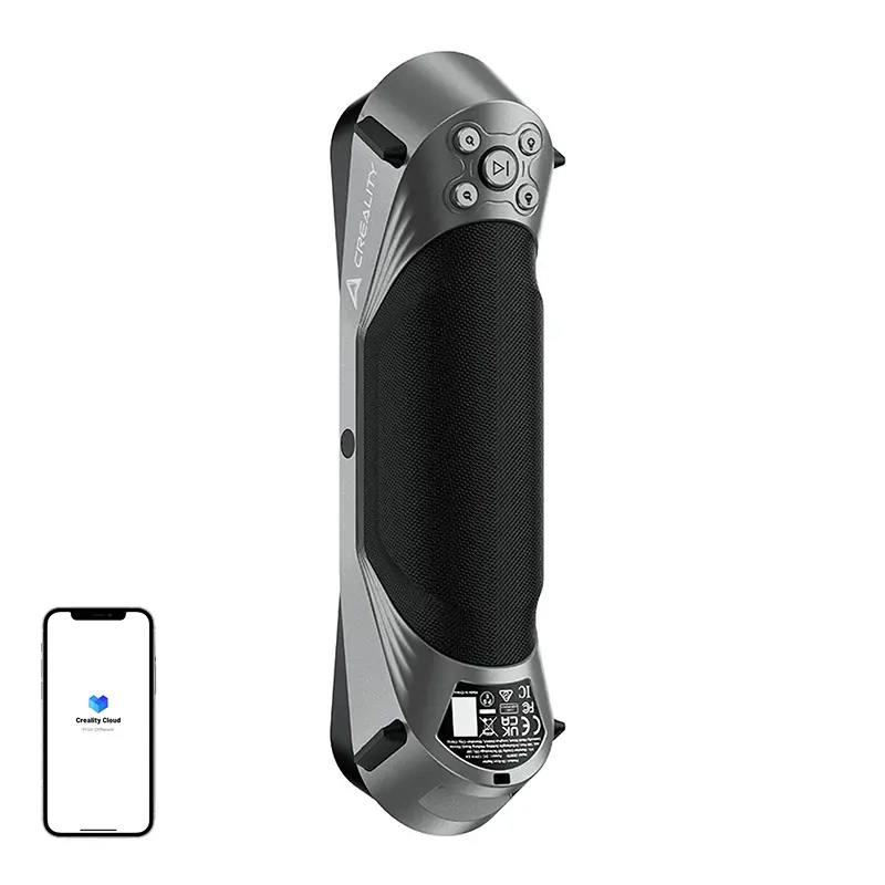 Egy szürke-fekete 3D nyomtató toll gombokkal és egy telefon, ami egy alkalmazás ikont jelenít meg. A tollon a márka logója látható.
