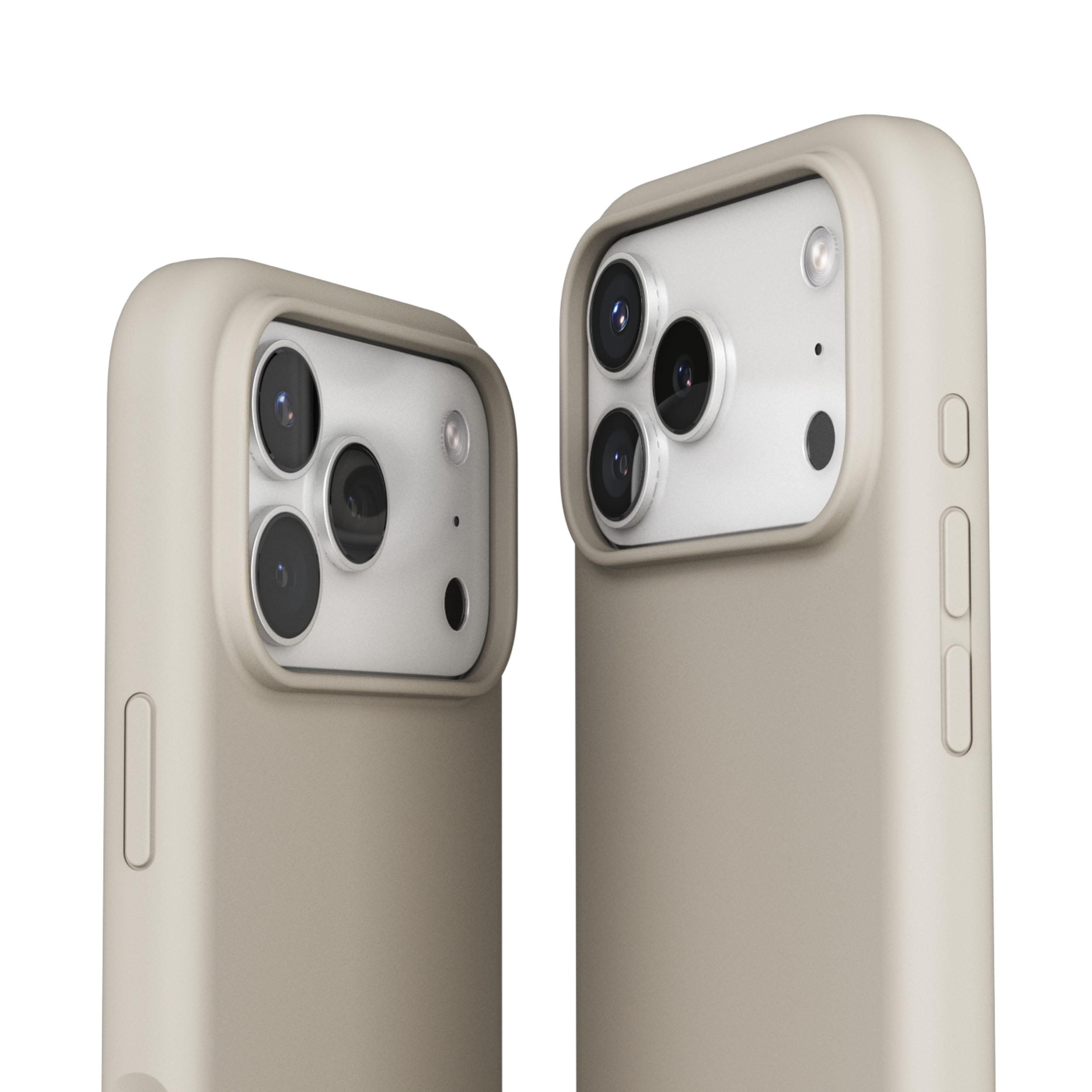 Zwei Smartphone-Hüllen. Jede hat ein Kameramodul mit Objektiven. Beige Farbe. Weißer Hintergrund.