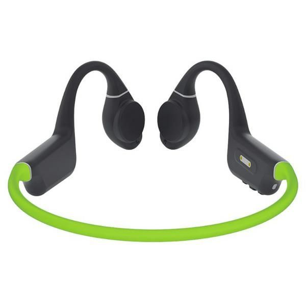 Czarne i zielone słuchawki kostne. Mają zakrzywioną konstrukcję i zieloną opaskę na szyję. Tło jest białe.
