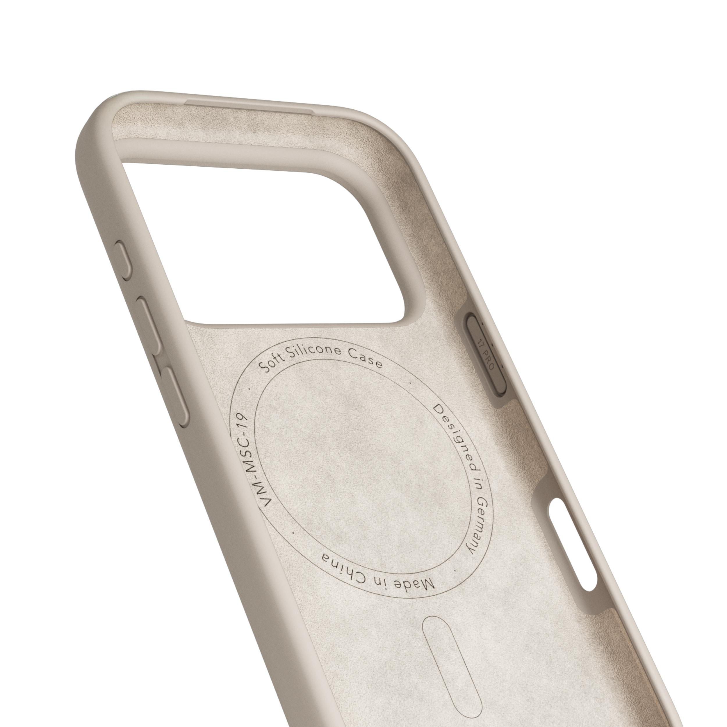 Beige Handyhülle, innen steht Text 'Soft Silicone Case', 'Designed in Germany' und 'Made in China'.