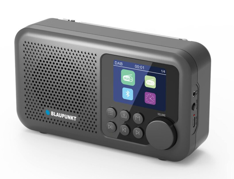 Ciemnoszare radio Blaupunkt z ekranem, przyciskami i pokrętłem głośności. Ma głośnik po lewej i porty po prawej stronie.