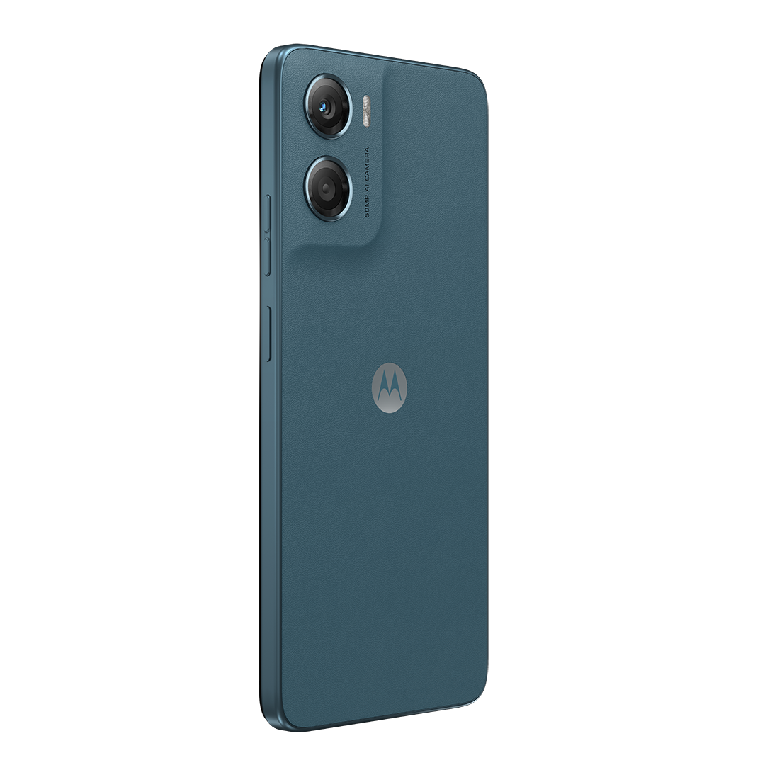 Egy türkiz Motorola okostelefon, enyhén megdöntve. Kettős kamerái, logója és oldalsó gombjai vannak. A háttér fehér.